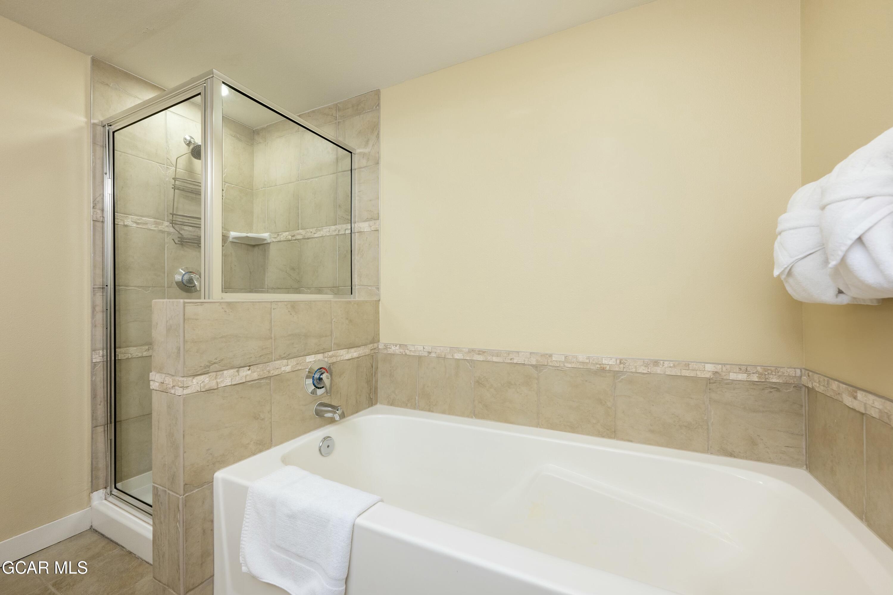 580 Drive #4571-4573