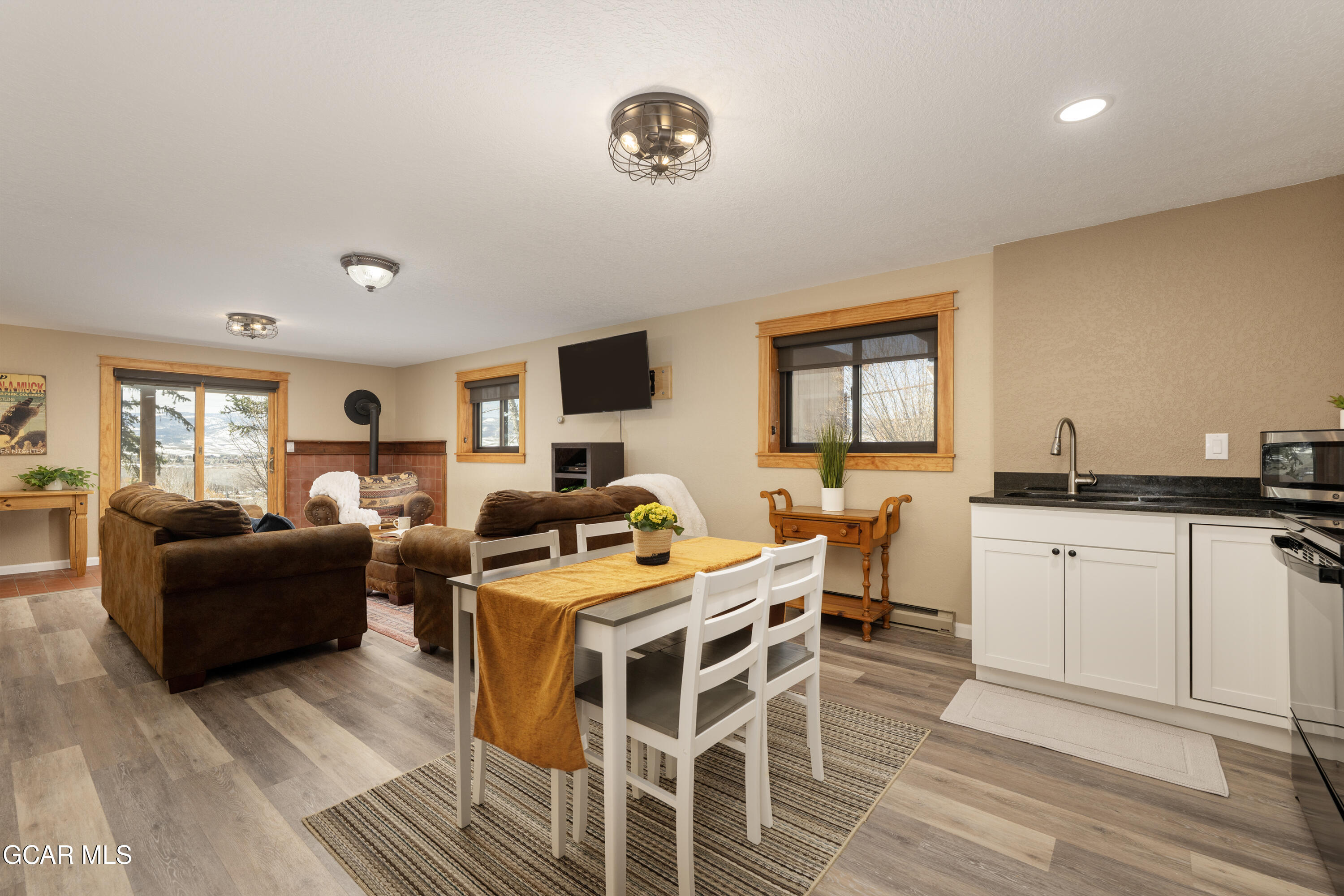 758 East TOPAZ Avenue