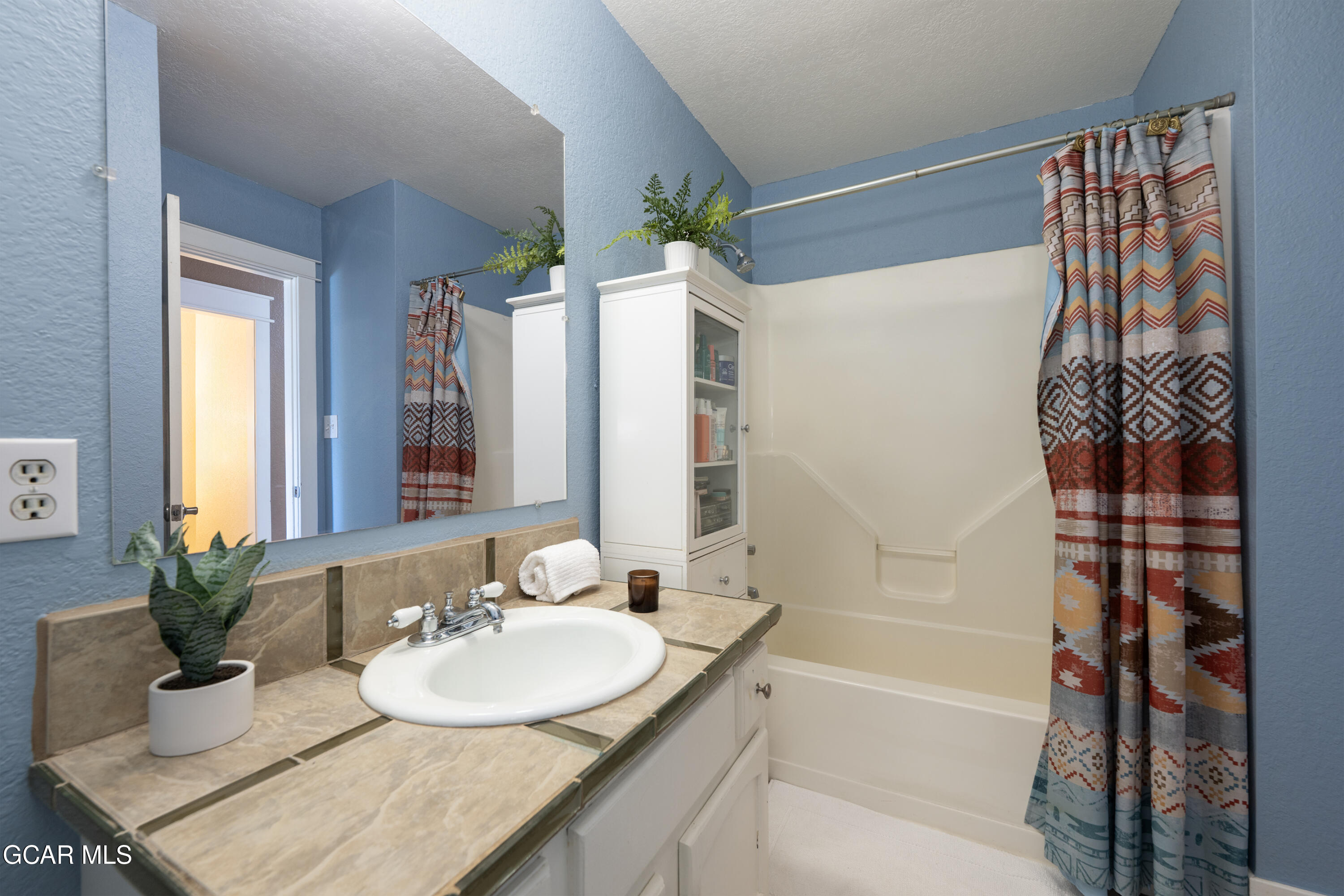 758 East TOPAZ Avenue