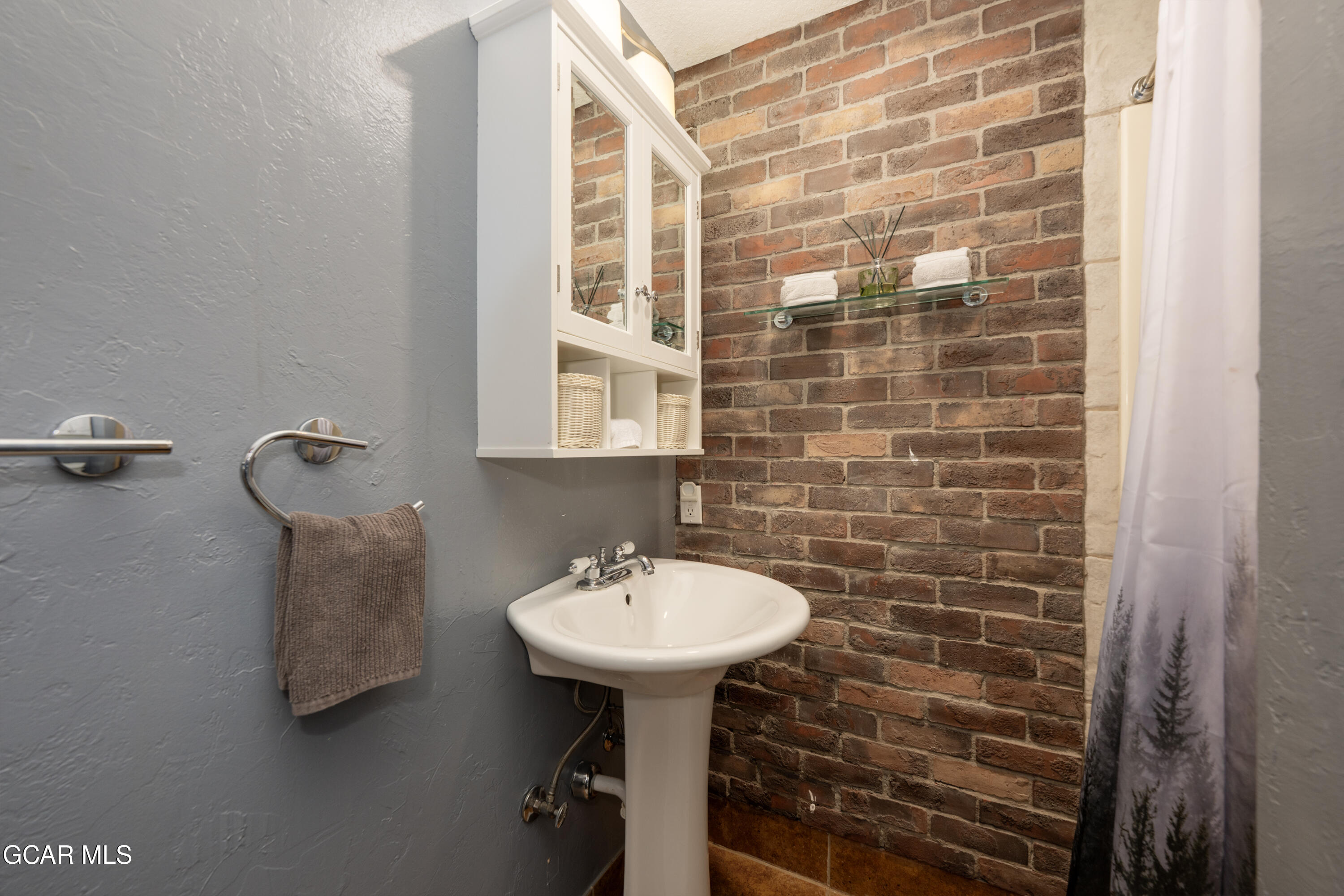 758 East TOPAZ Avenue