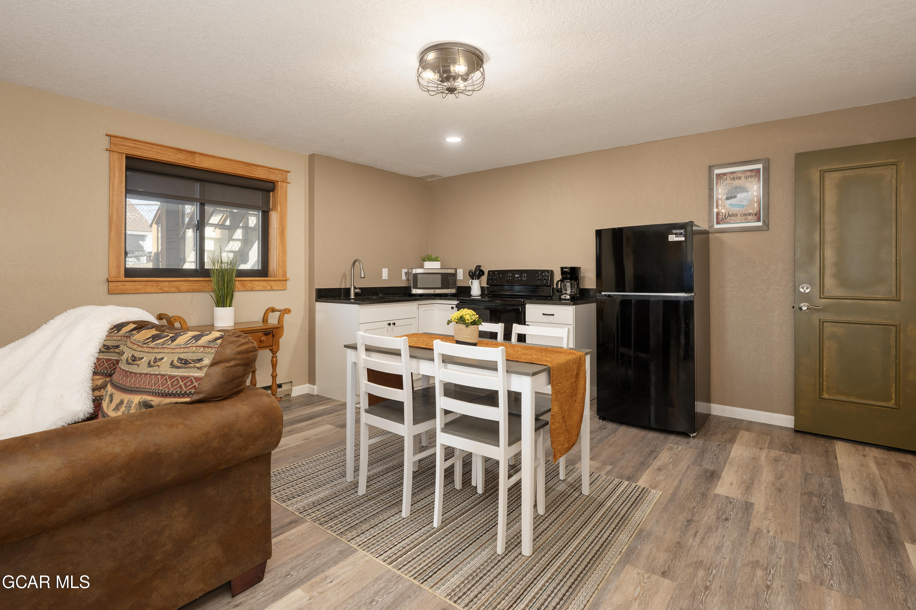 758 East TOPAZ Avenue