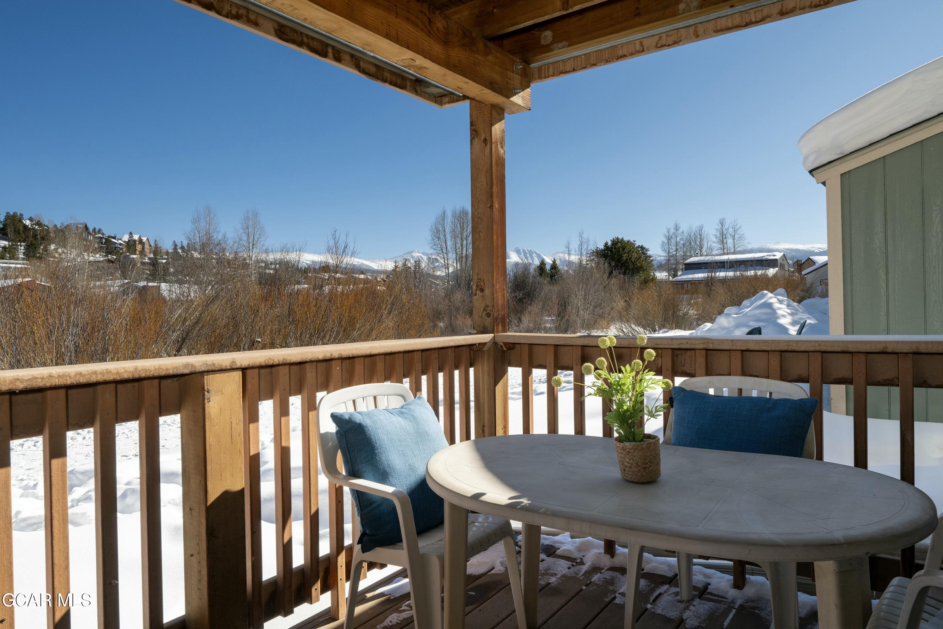 300 Sterling Way 4 (Perry)