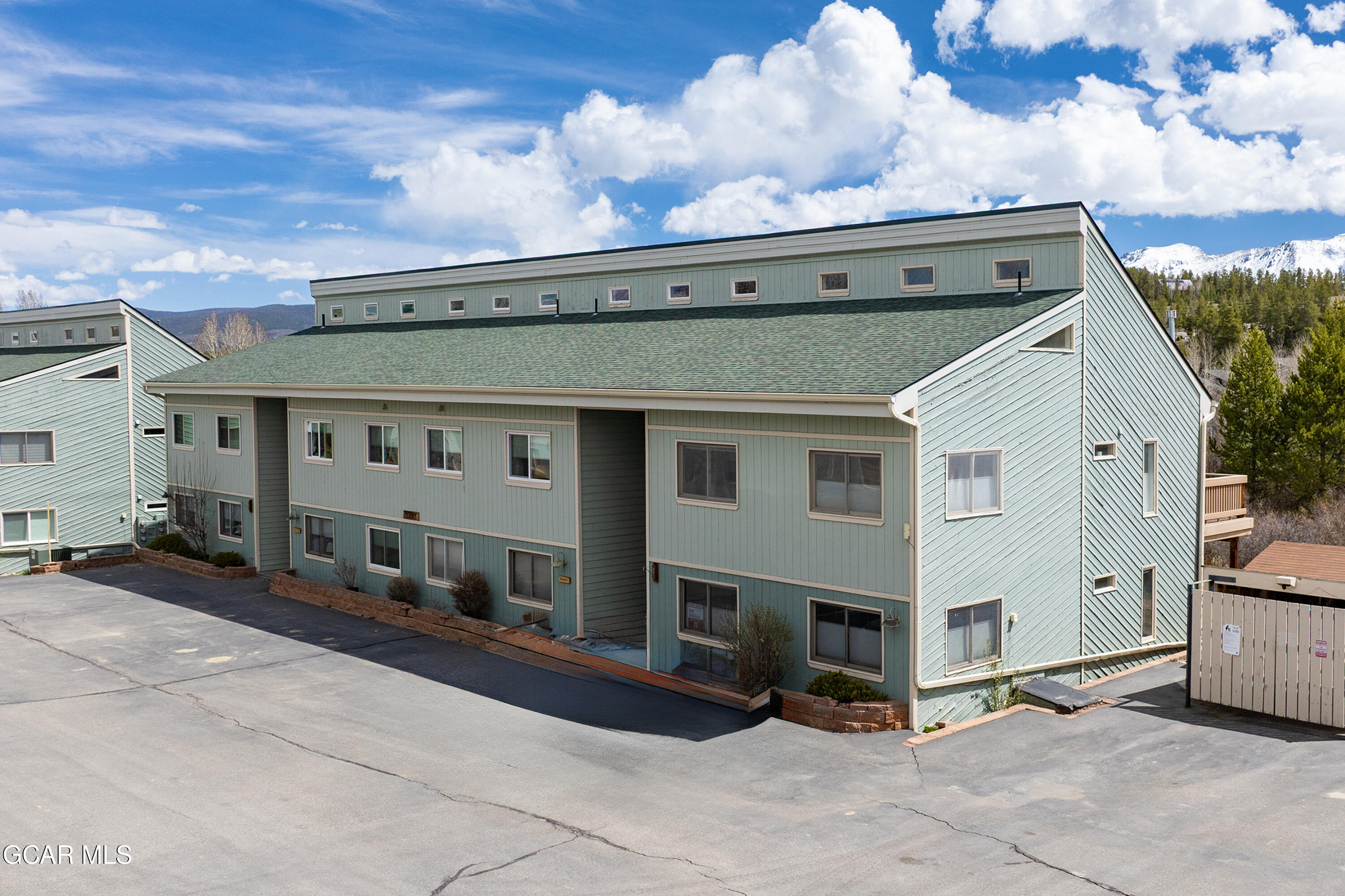 300 Sterling Way 4 (Perry)