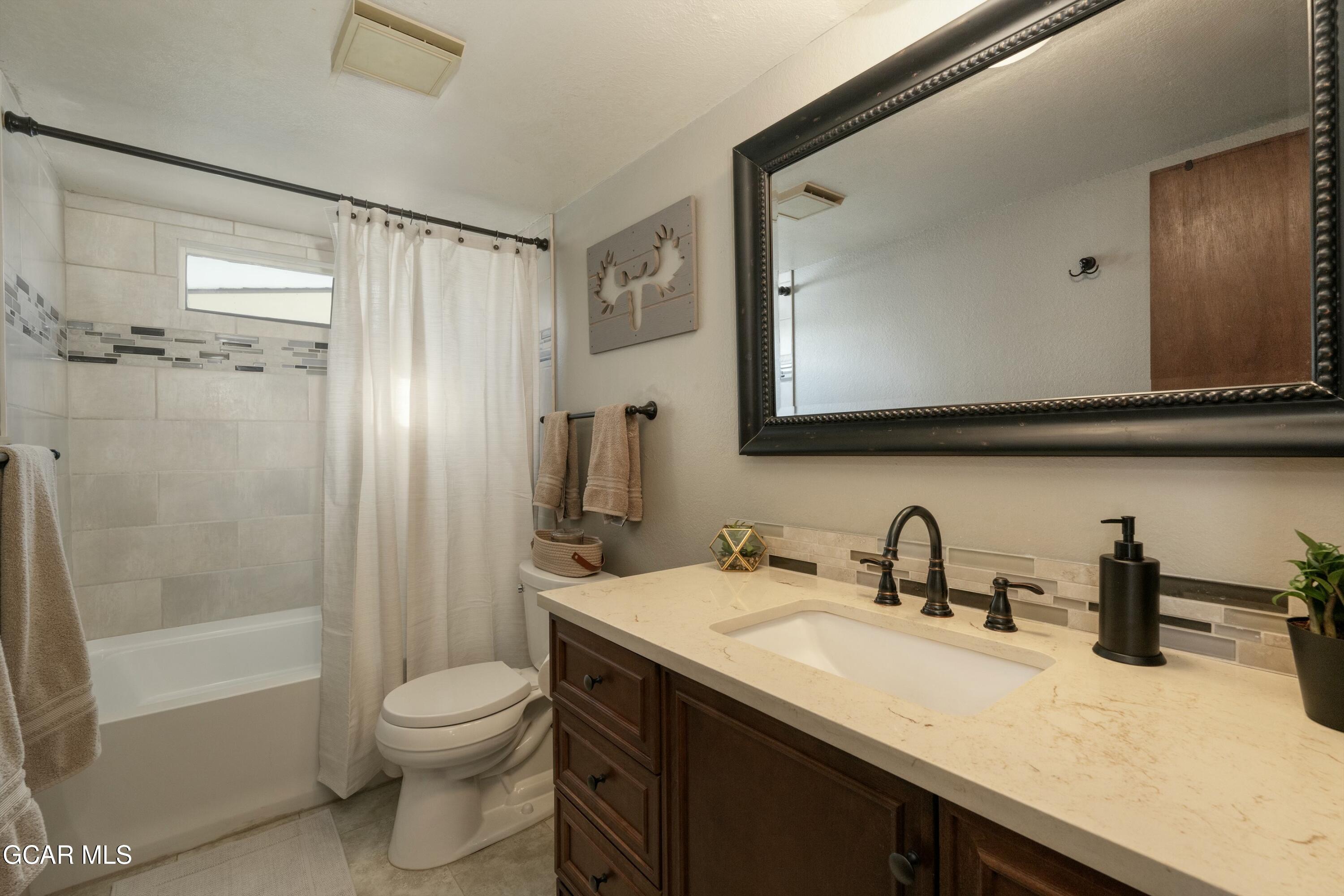 300 Sterling Way 4 (Perry)