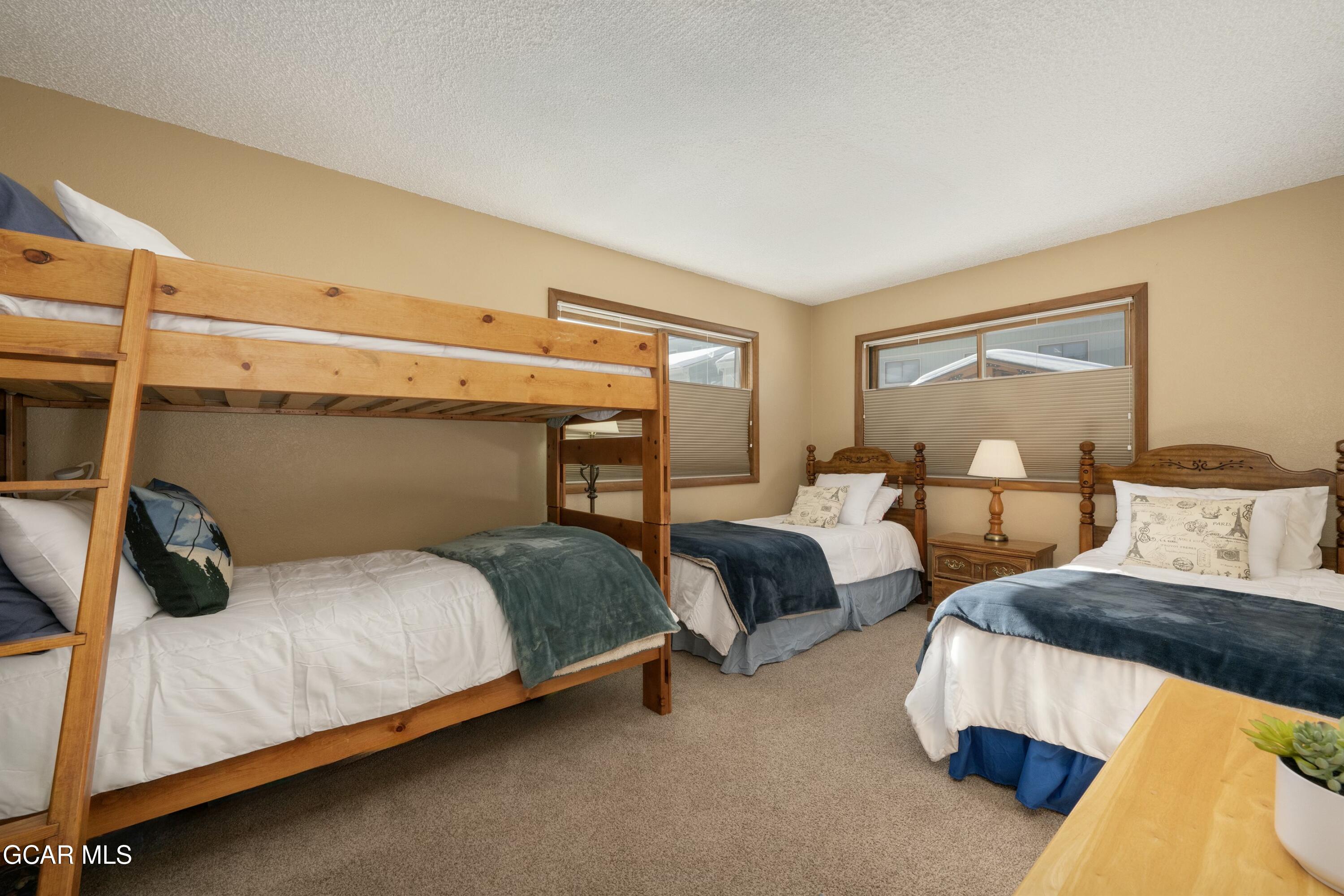 300 Sterling Way 4 (Perry)