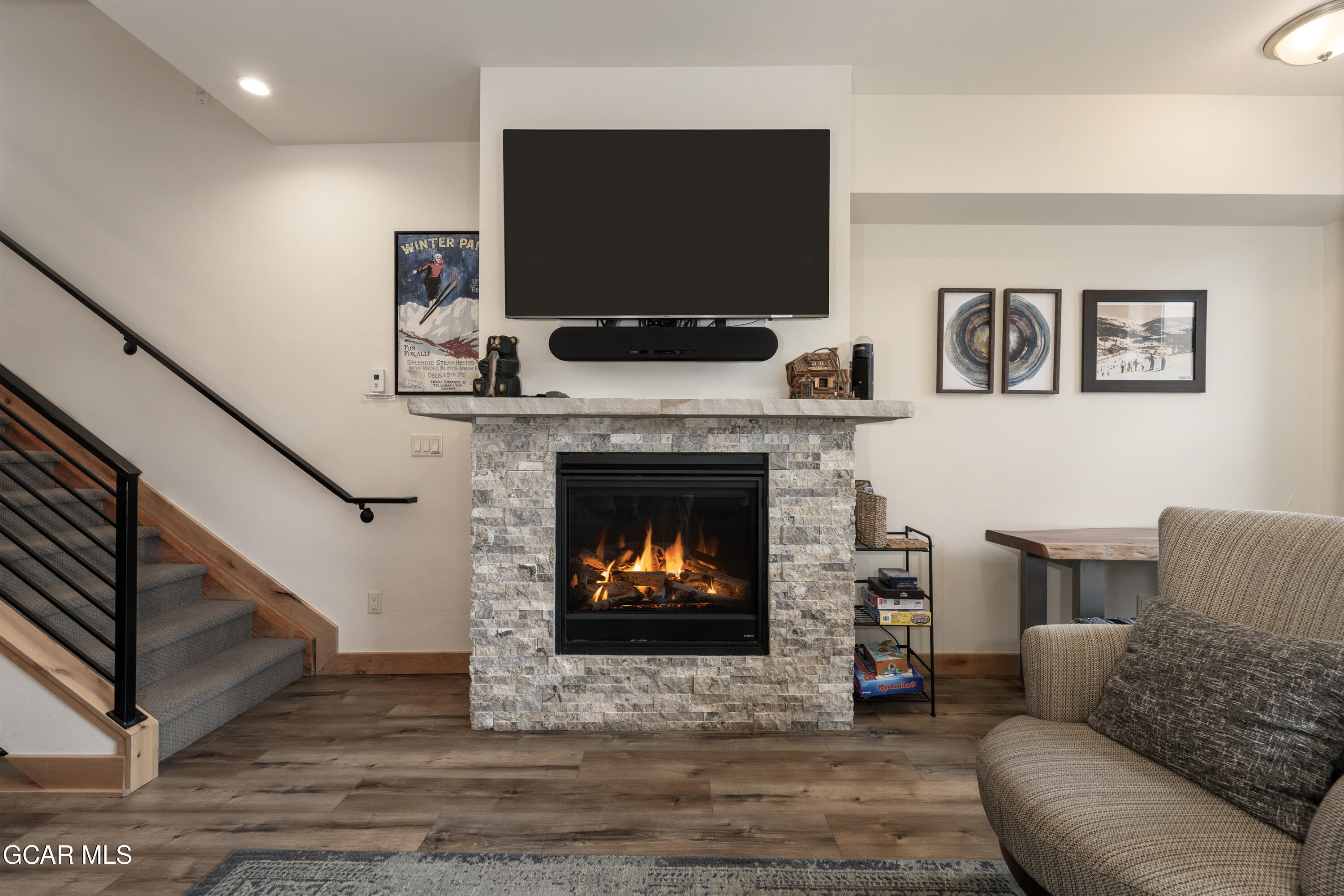 288 Lions Gate Drive