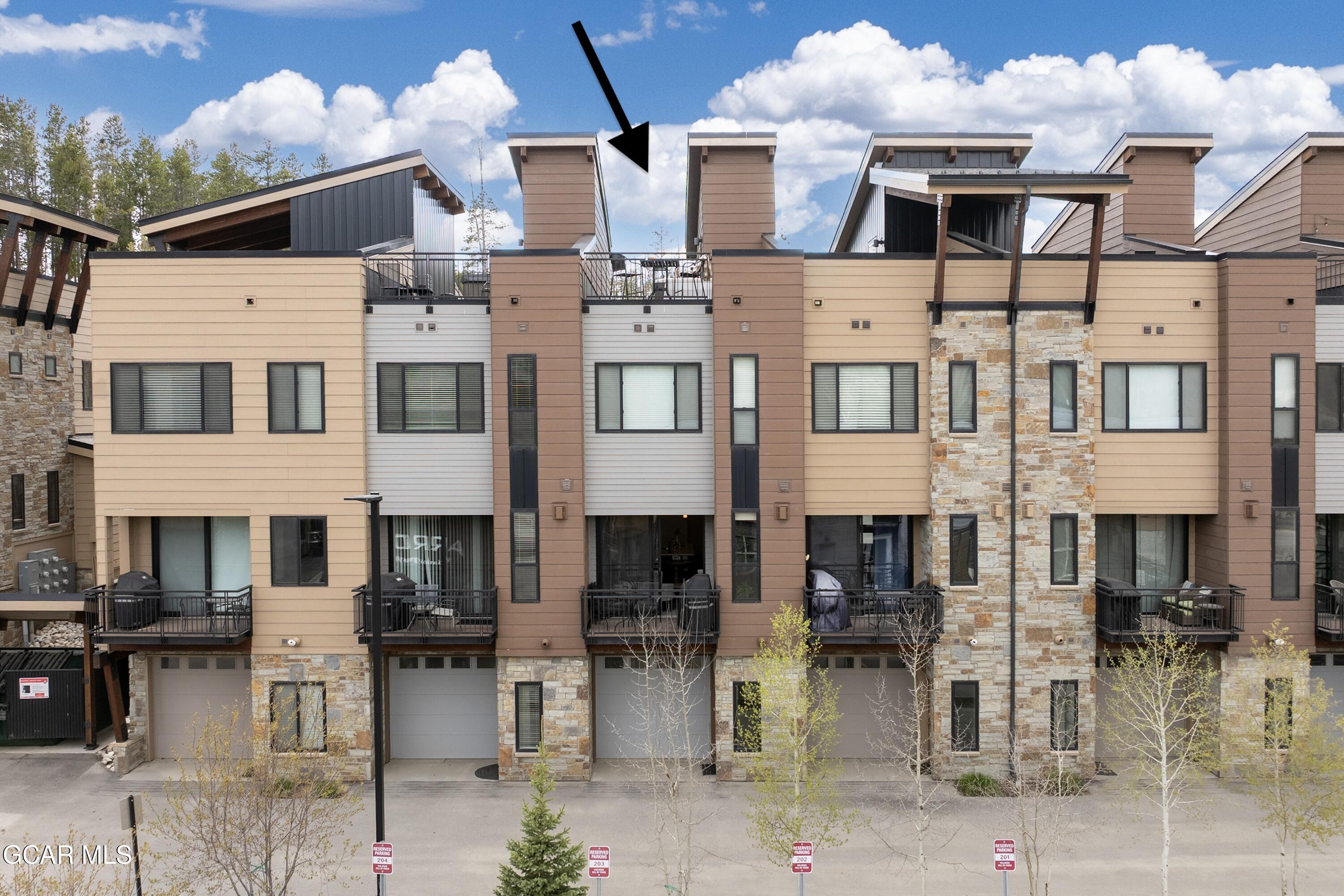 288 Lions Gate Drive