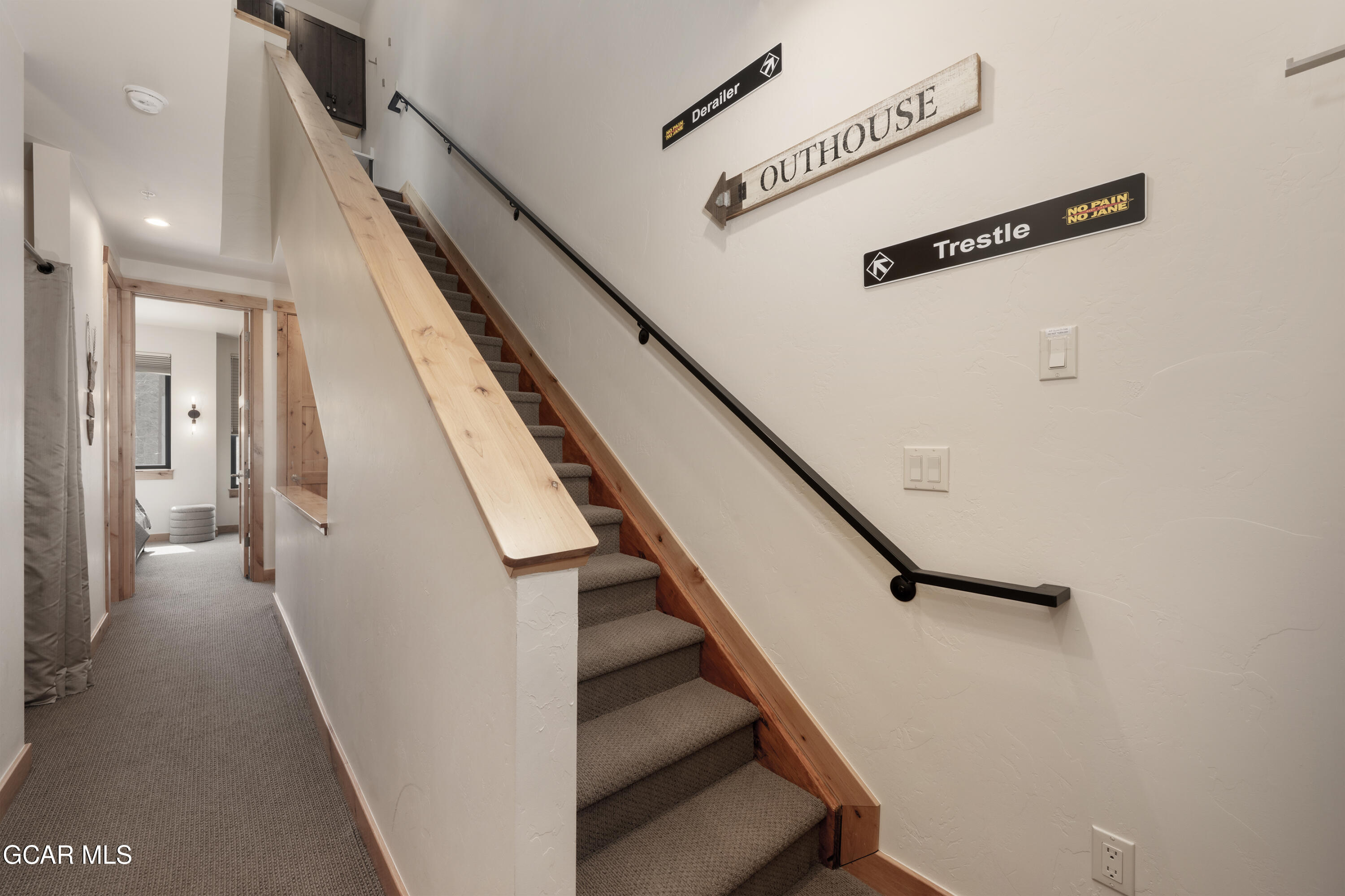 288 Lions Gate Drive