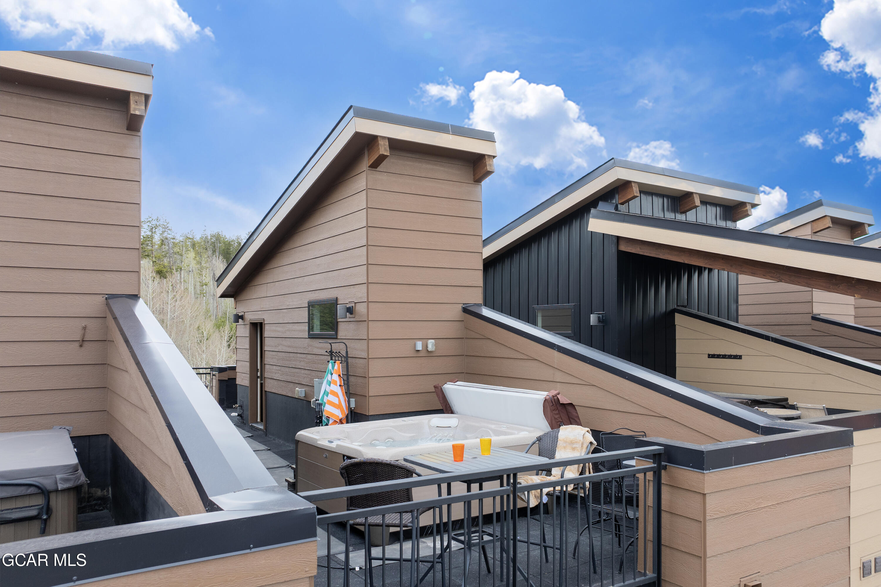 288 Lions Gate Drive