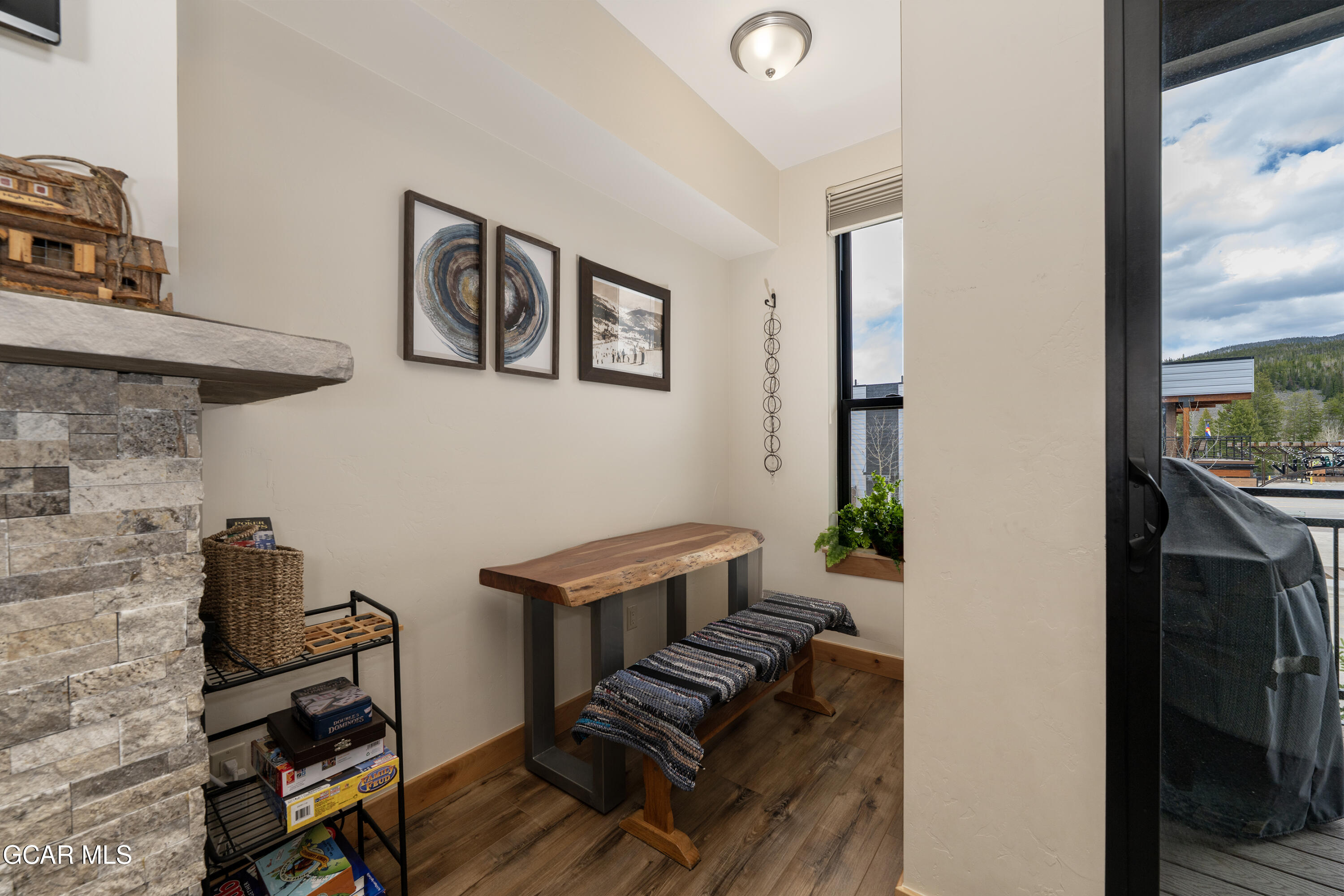 288 Lions Gate Drive