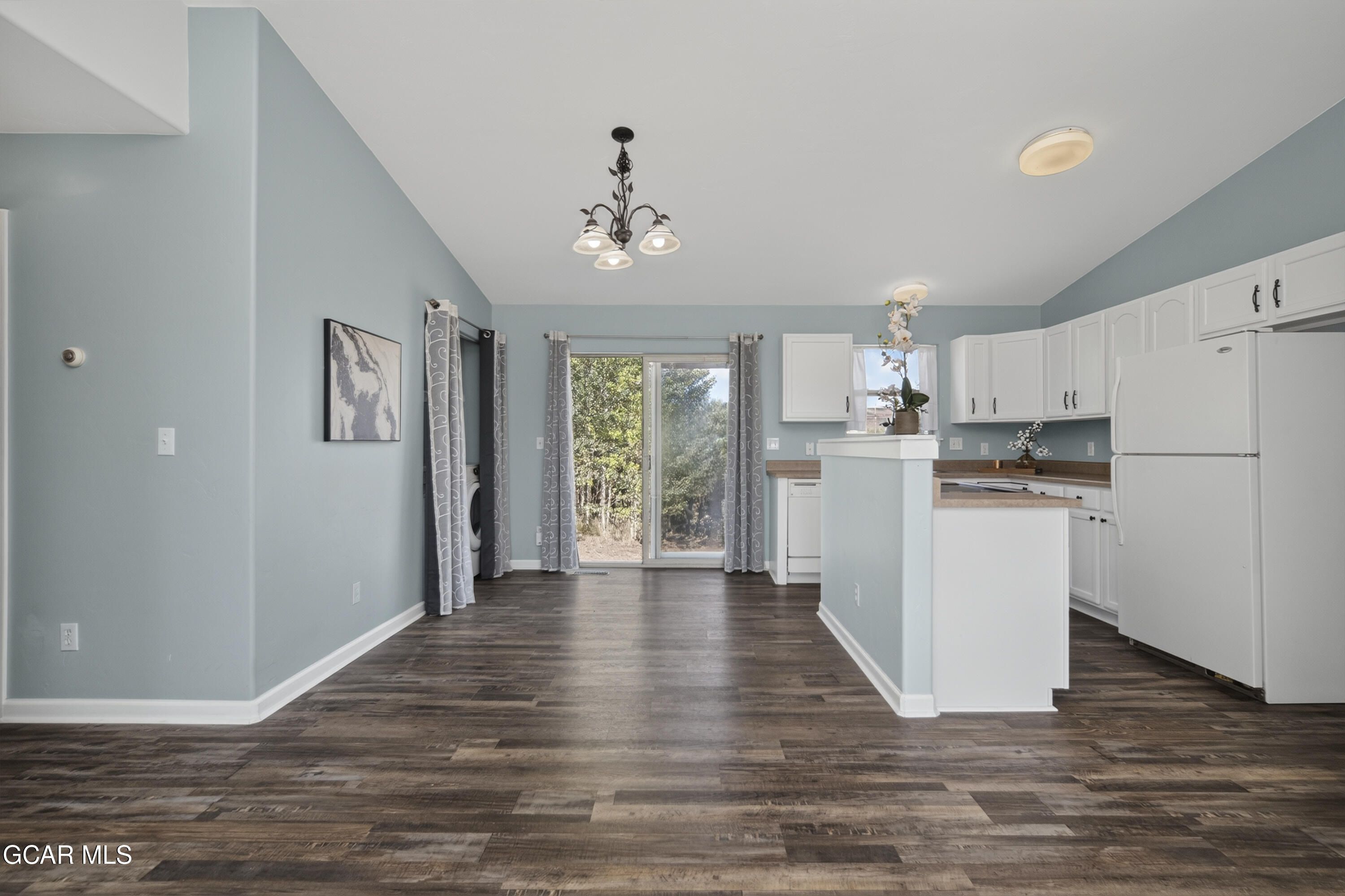 416 East Cedar Avenue