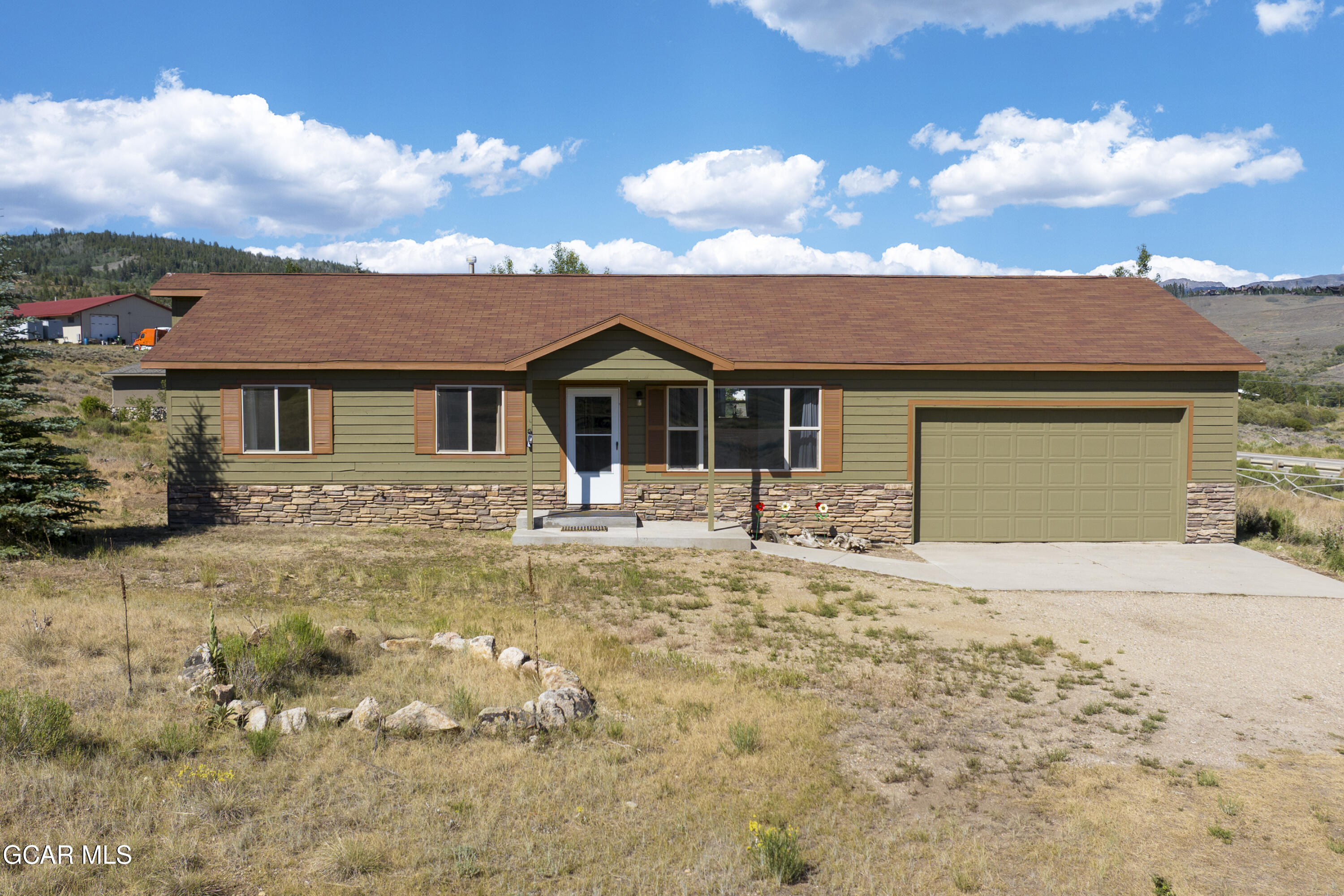 416 East Cedar Avenue