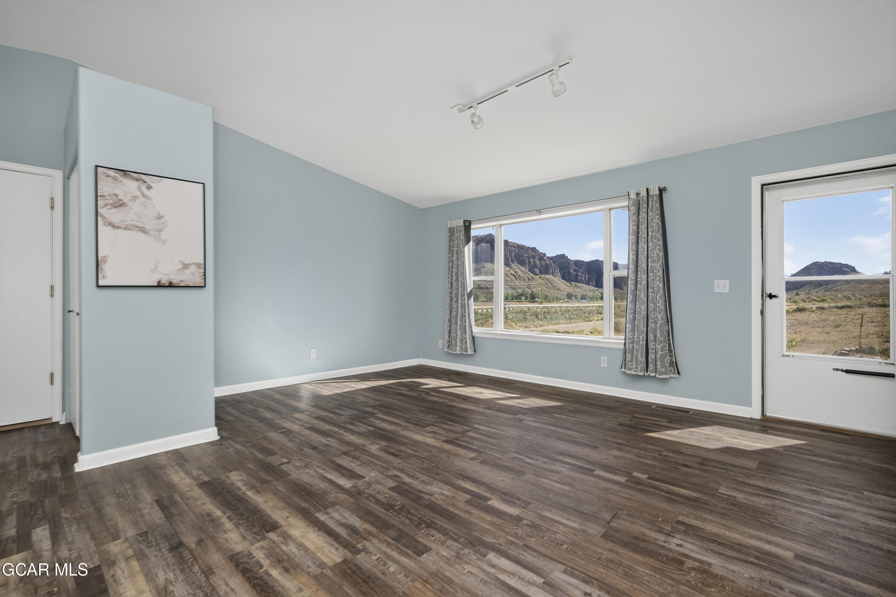 416 East Cedar Avenue