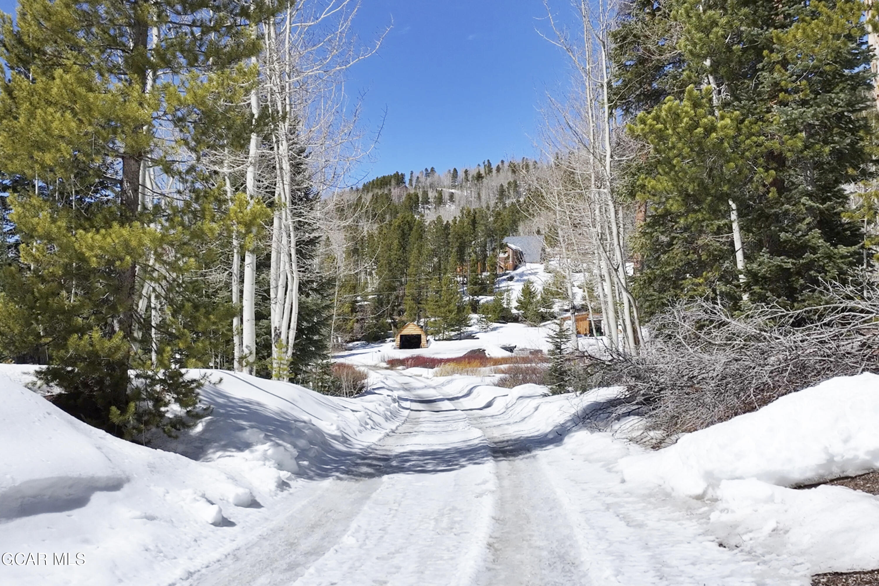 5394 GCR 84/Meadow Creek Road