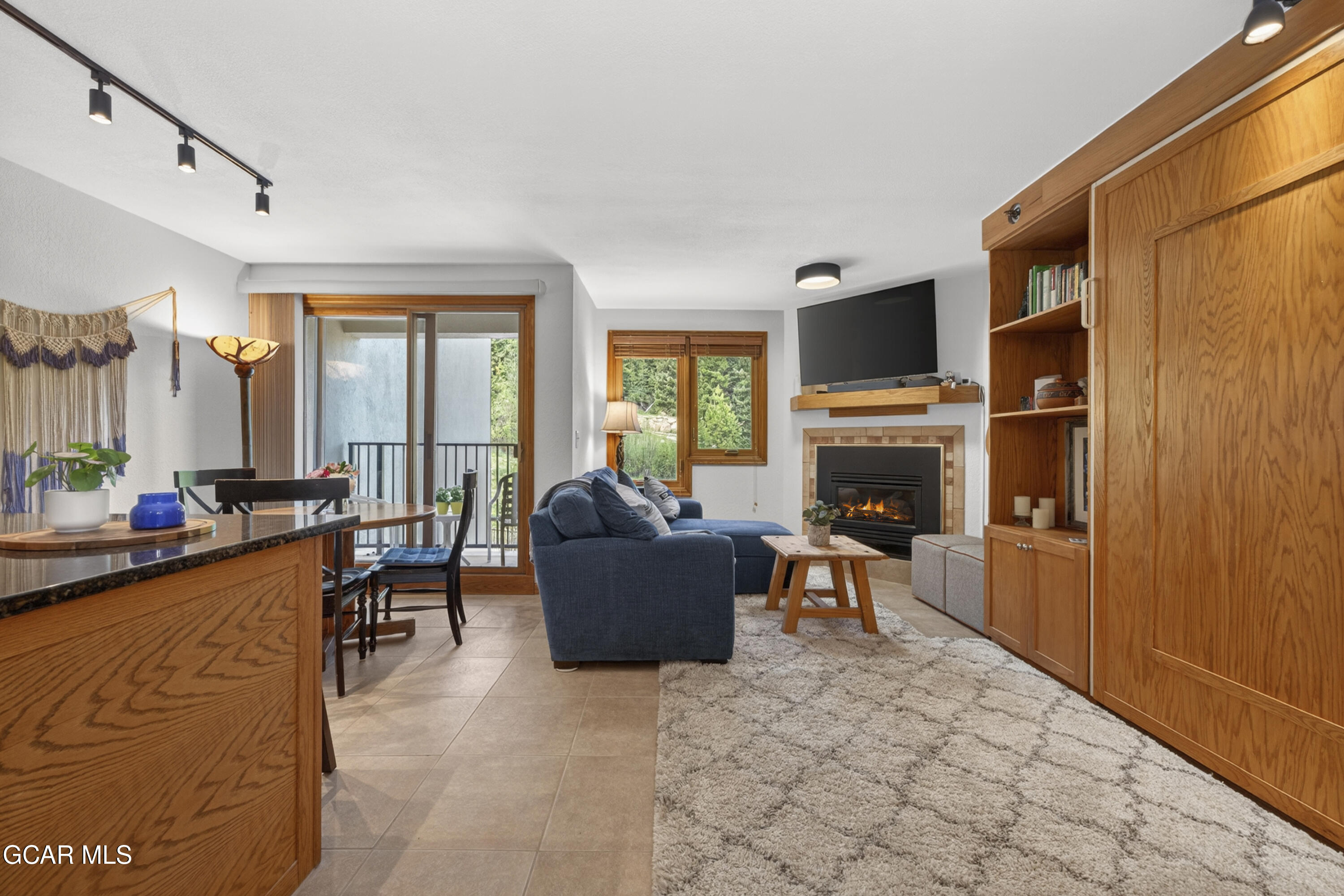 310 Iron Horse Way D3044