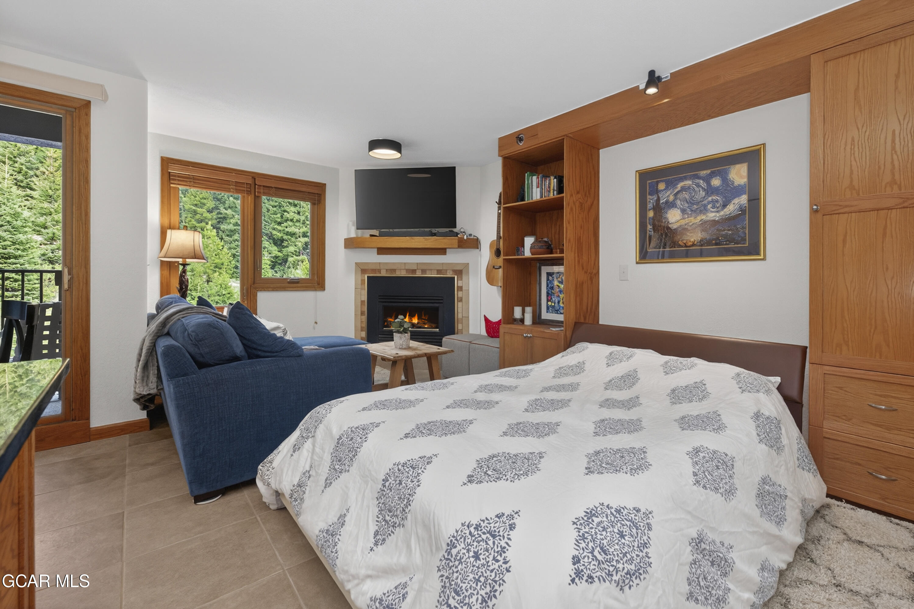 310 Iron Horse Way D3044