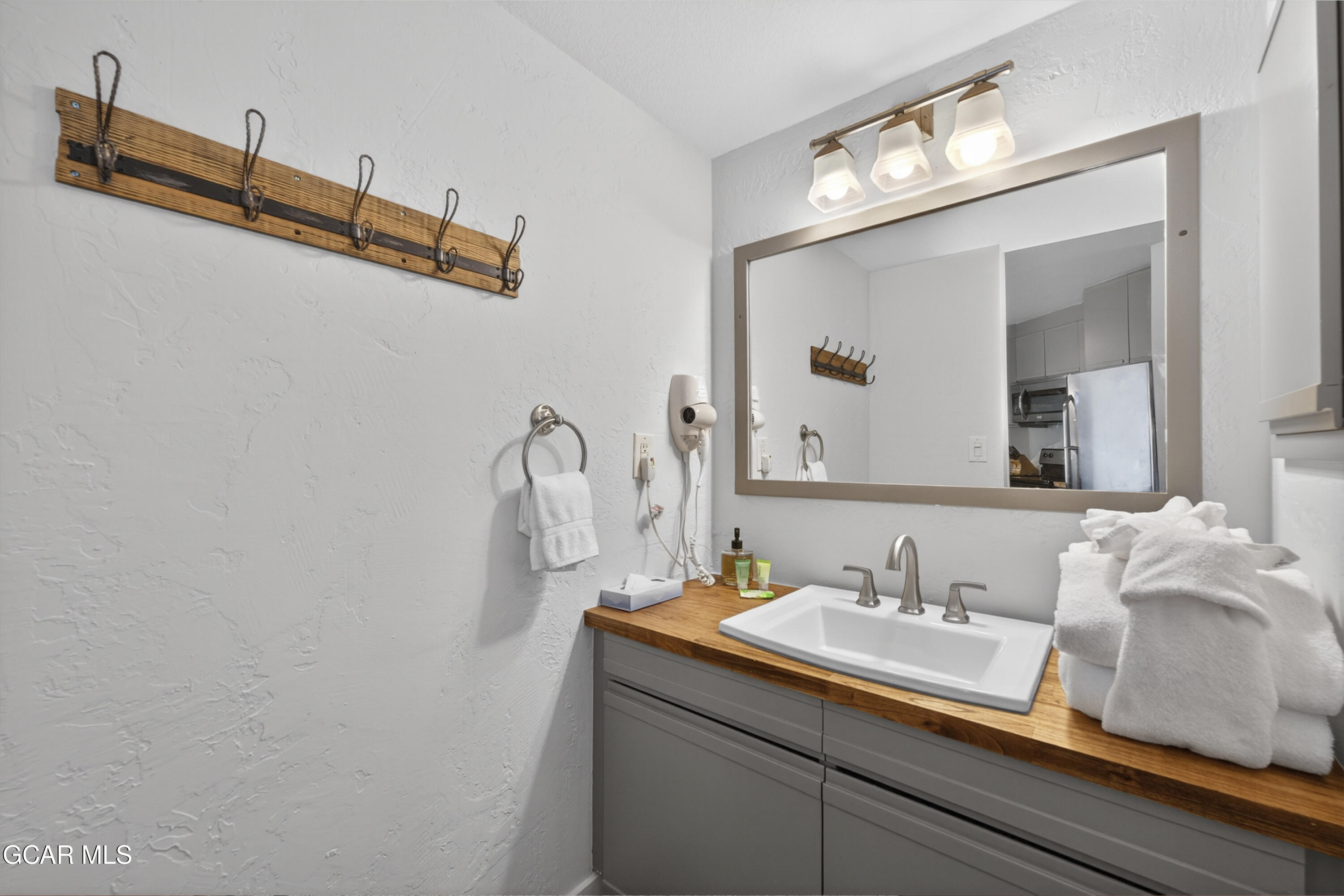 310 Iron Horse Way D4014