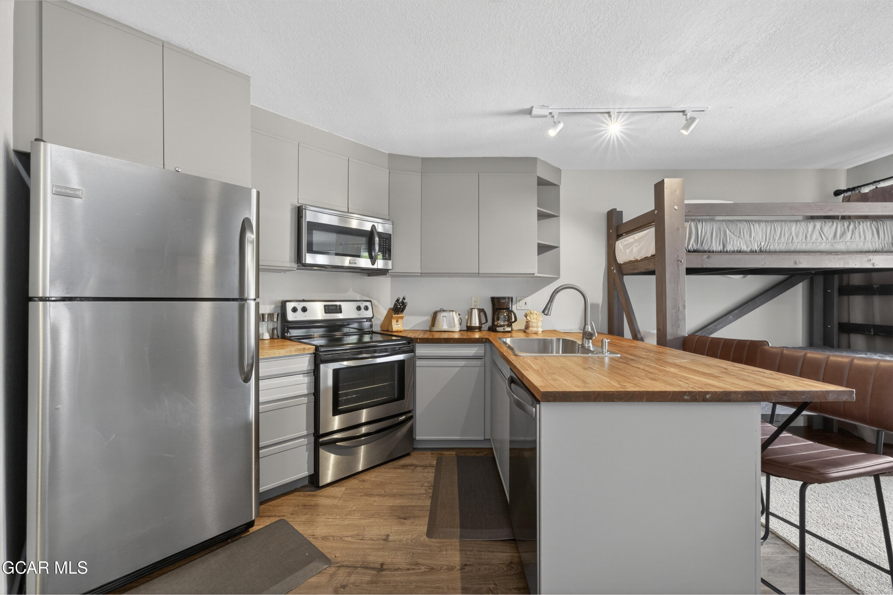 310 Iron Horse Way D4014