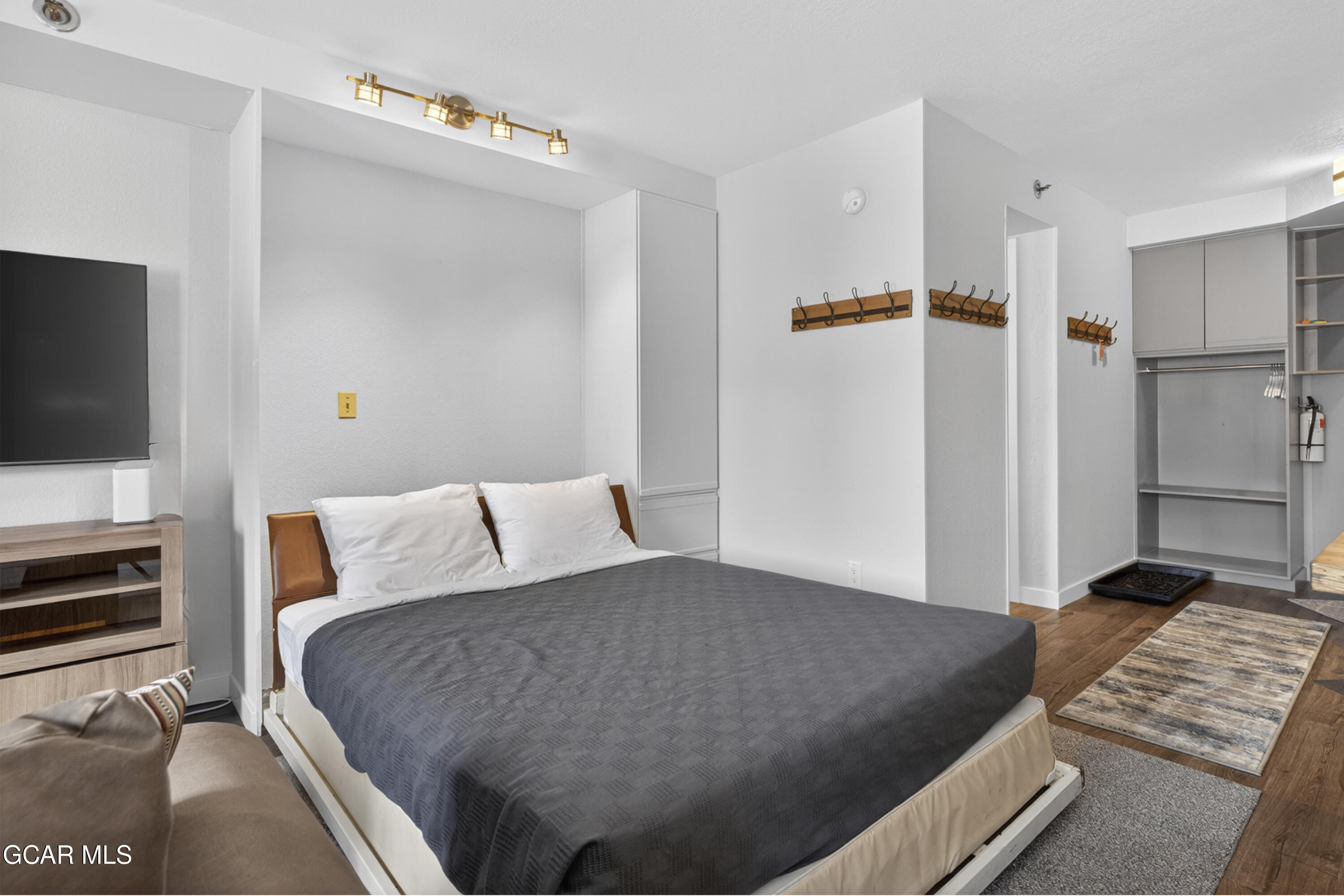 310 Iron Horse Way D4014