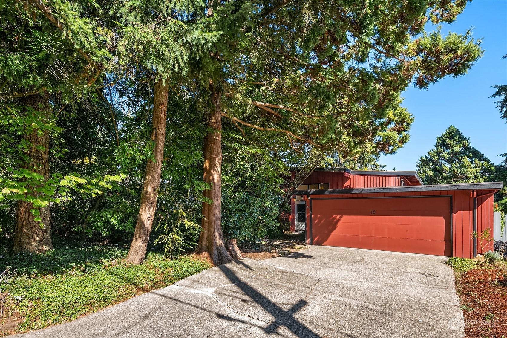 10 164th Avenue NE