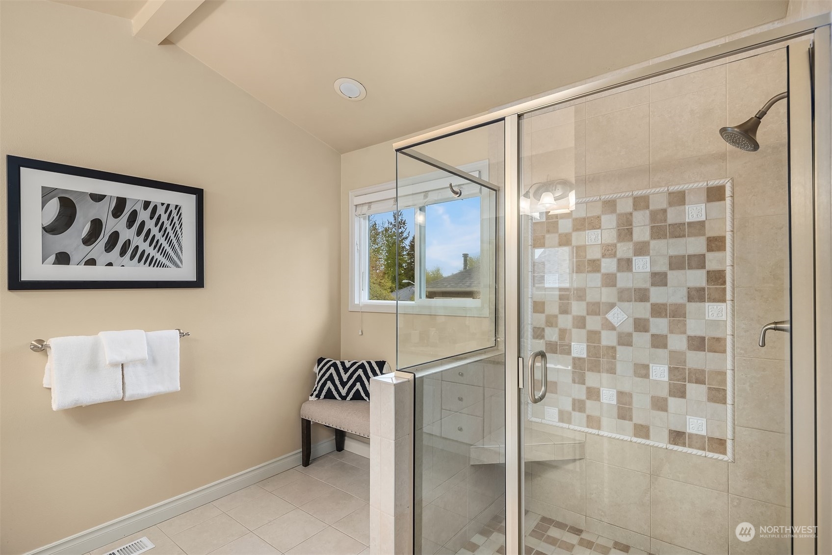 210 249 Place NE