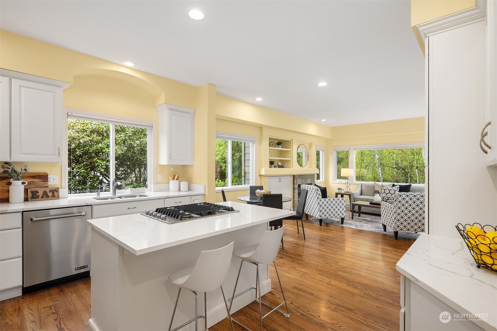 210 249 Place NE
