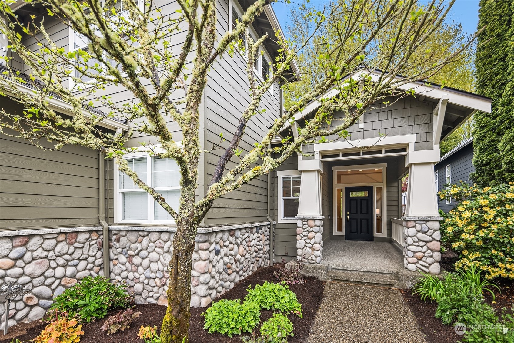 210 249 Place NE