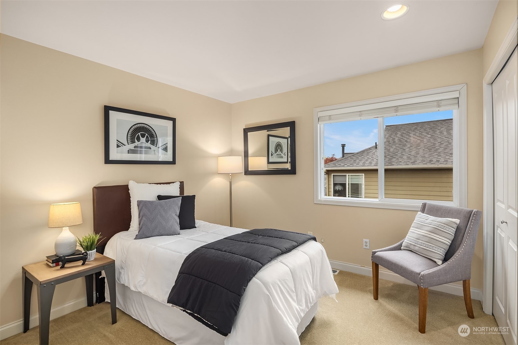 210 249 Place NE
