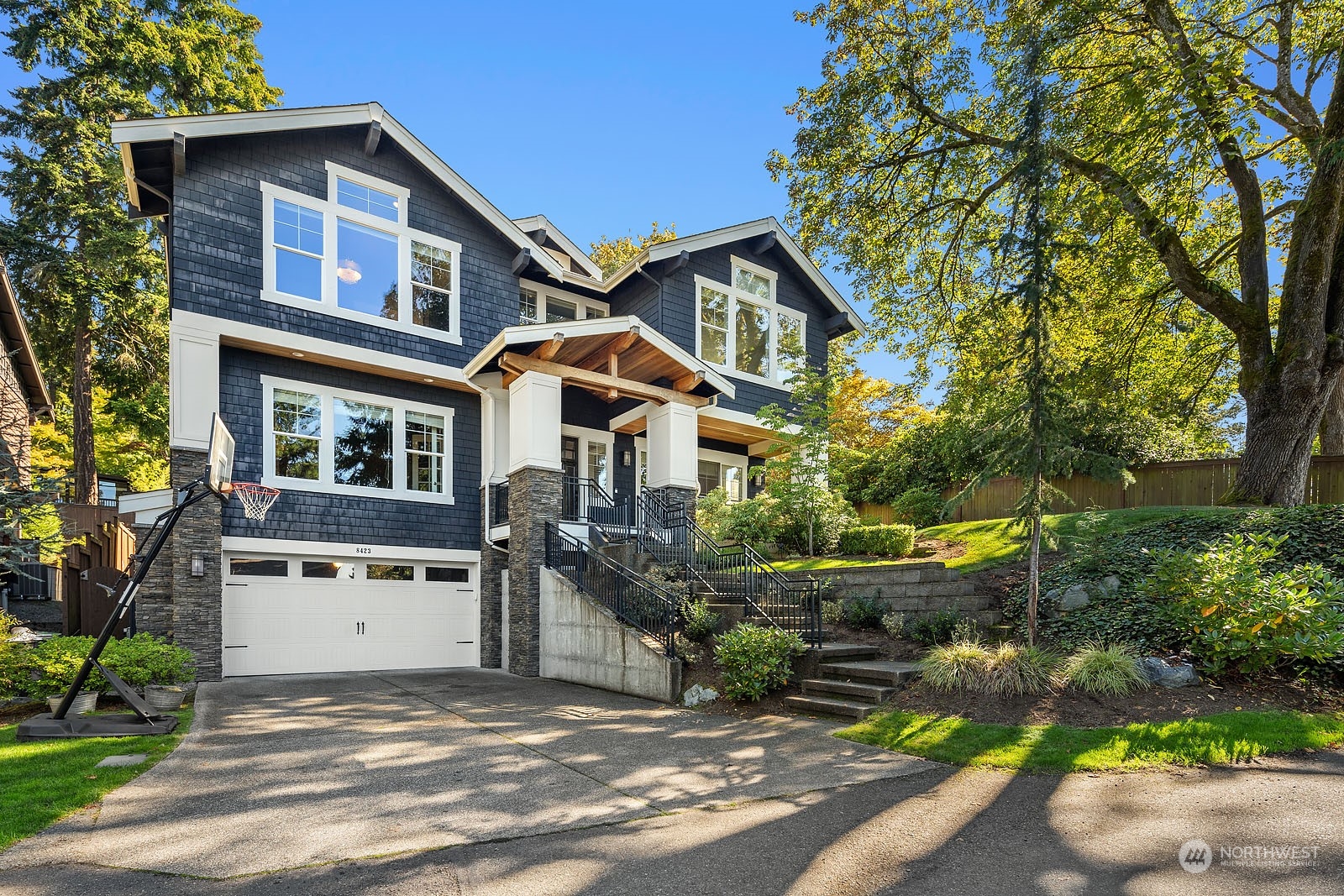 8423 SE 46th Street