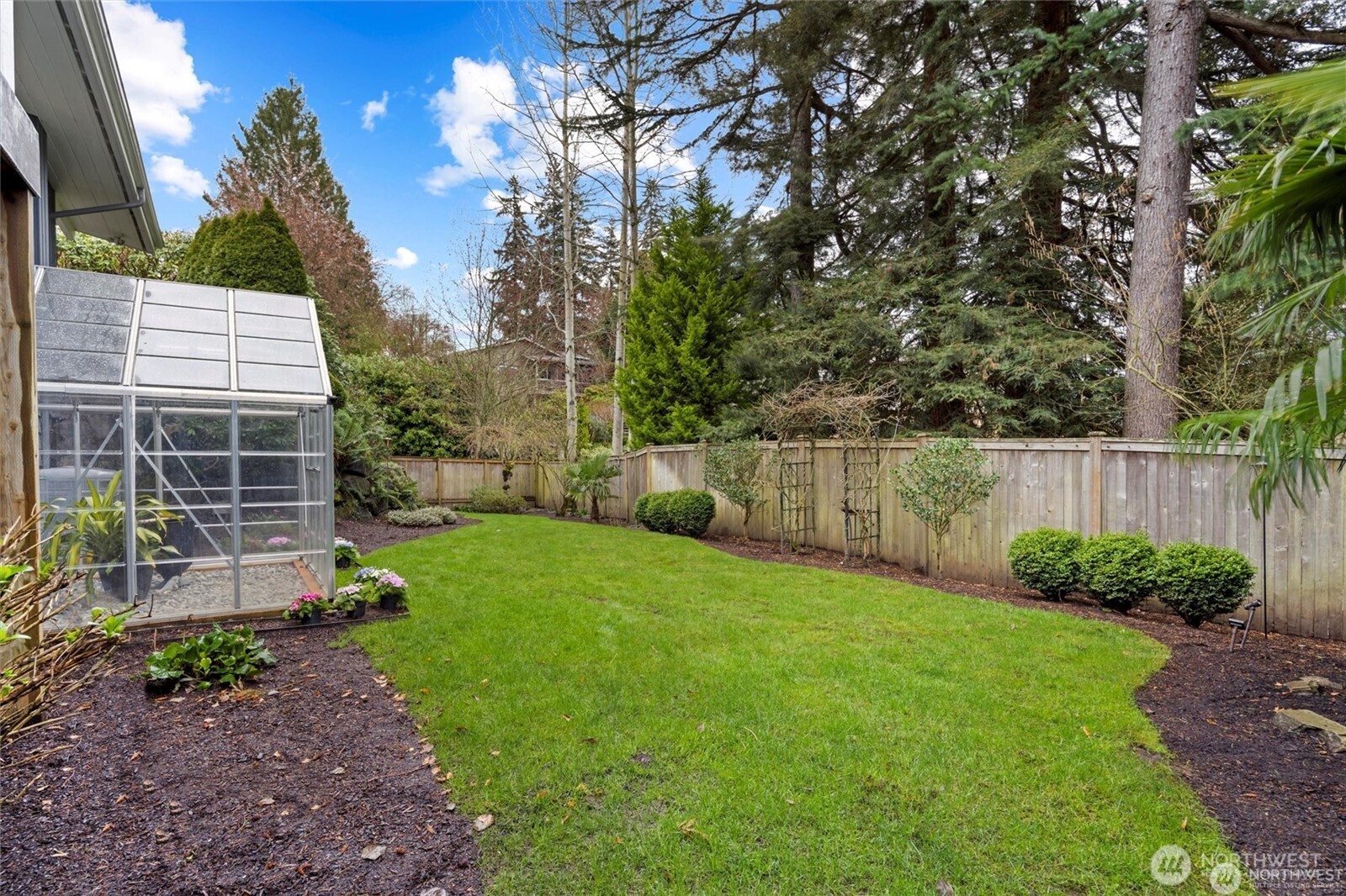 10515 NE 48th Place