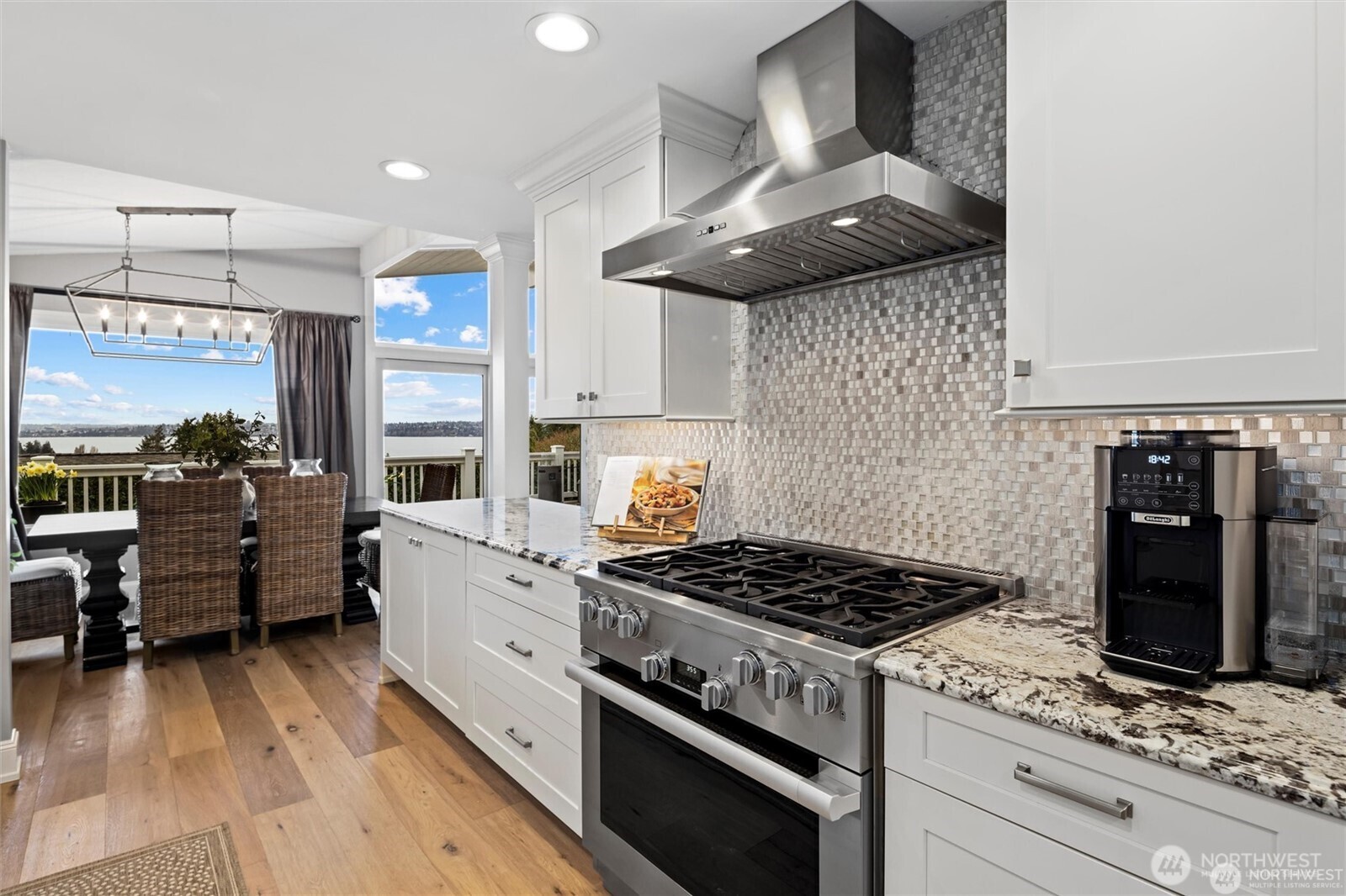10515 NE 48th Place