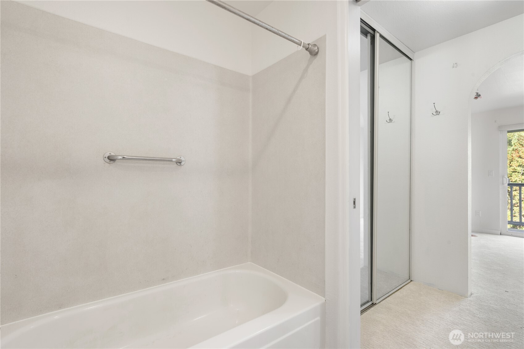 10007 NE 12th Street Unit: 108