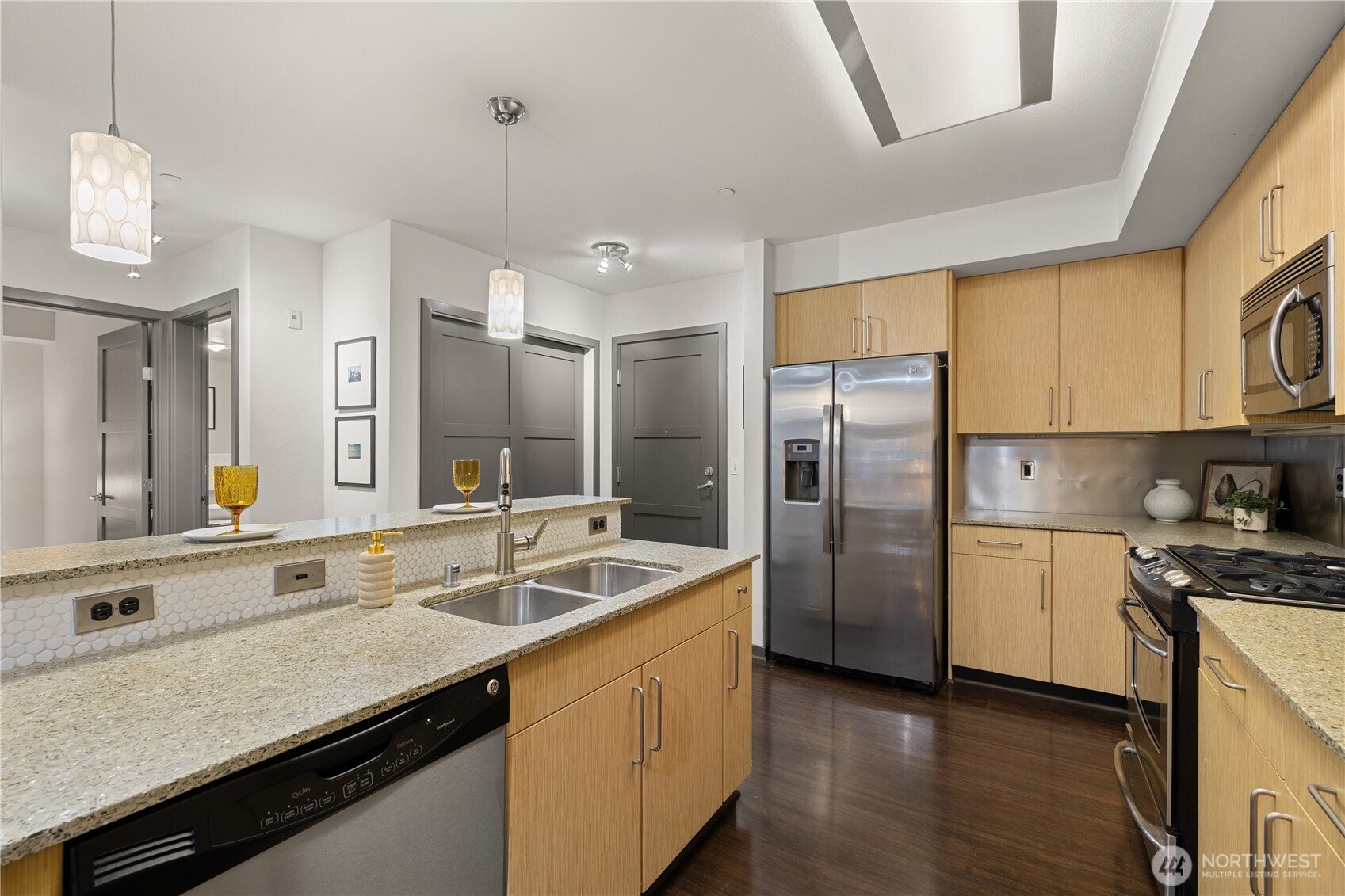 413 NE 70th Street Unit: 207