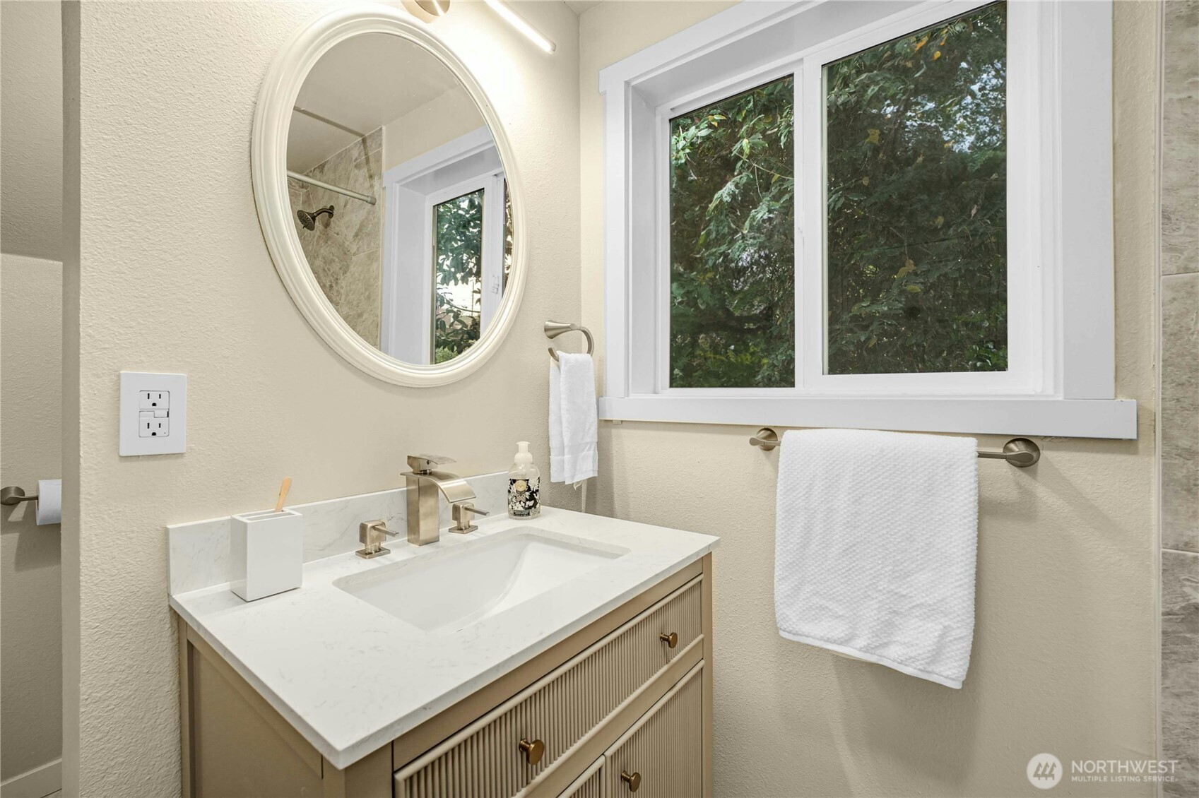 9919 Arrowsmith Avenue S