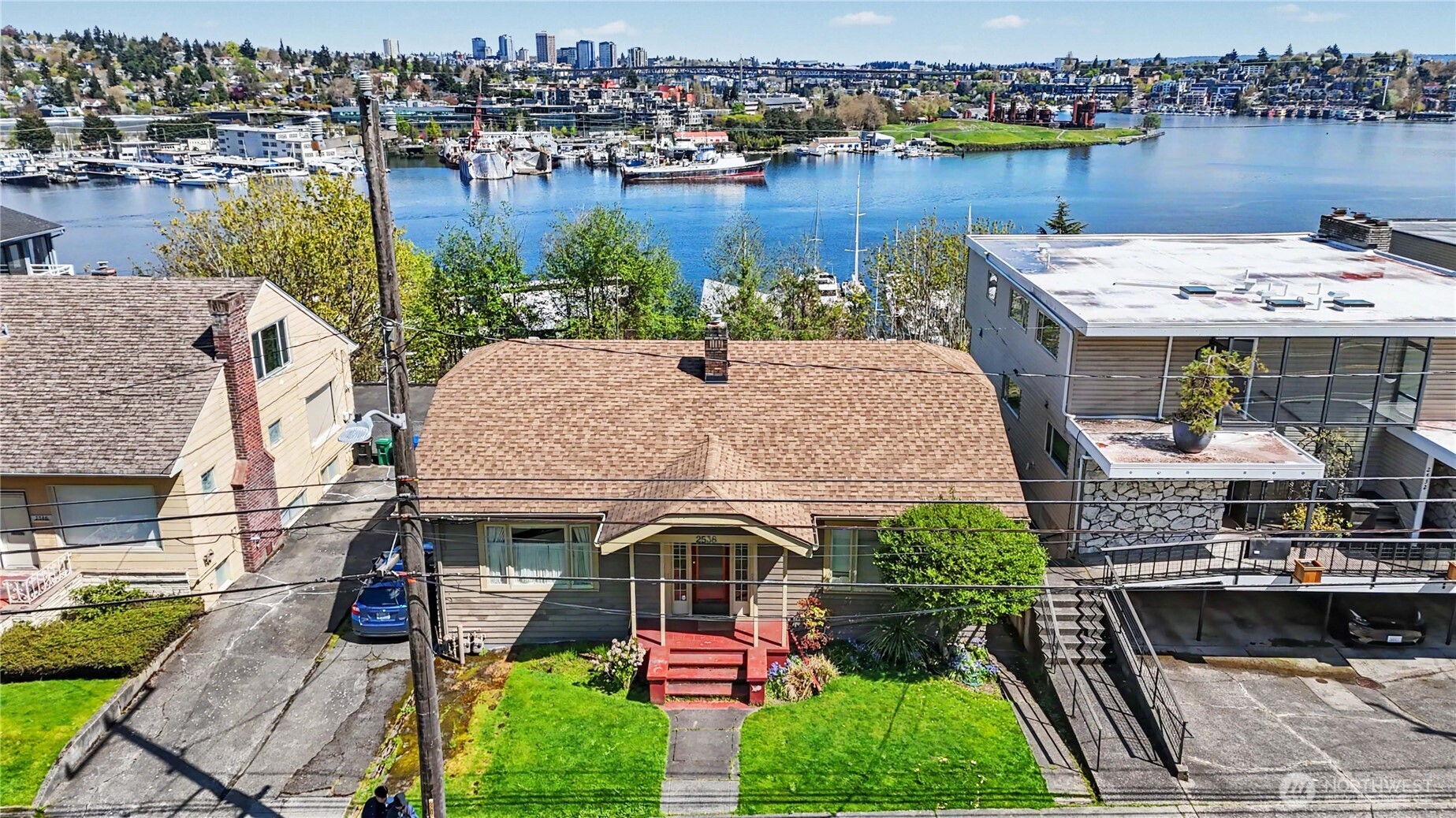 2538 Dexter Ave N Avenue N