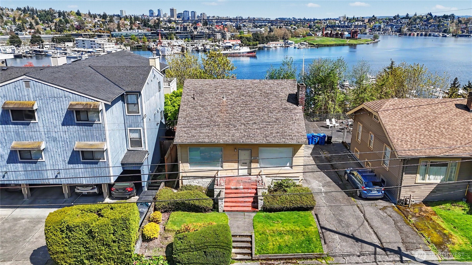 2538 2540 Dexter Avenue N