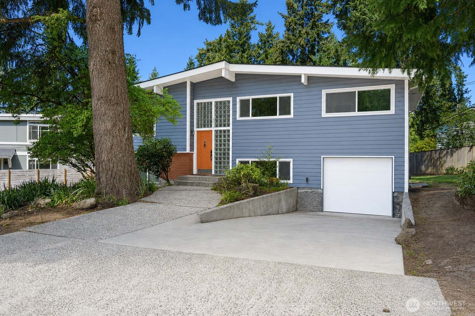 12020 NE 83rd Street