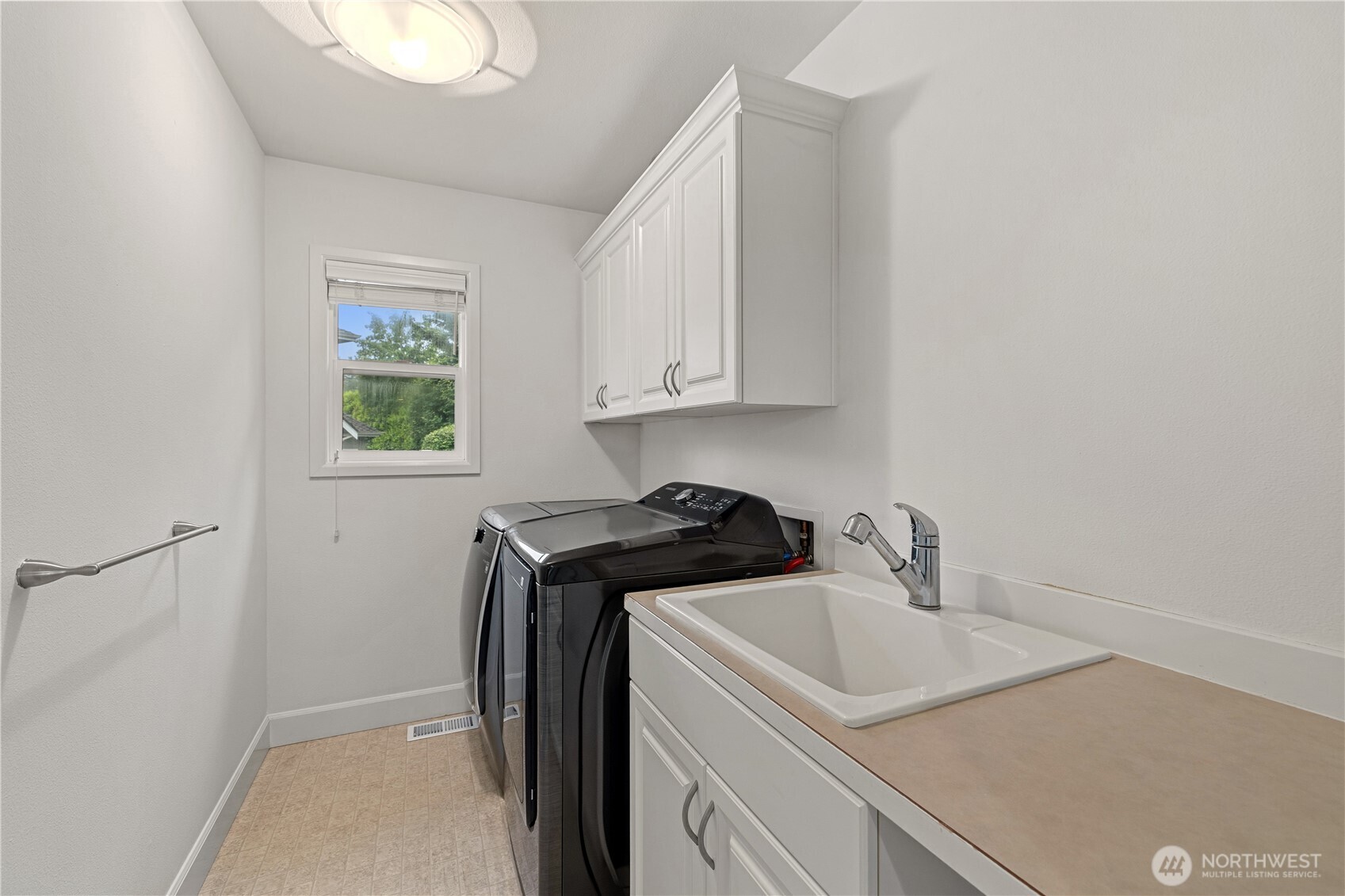 813 275th Place SE