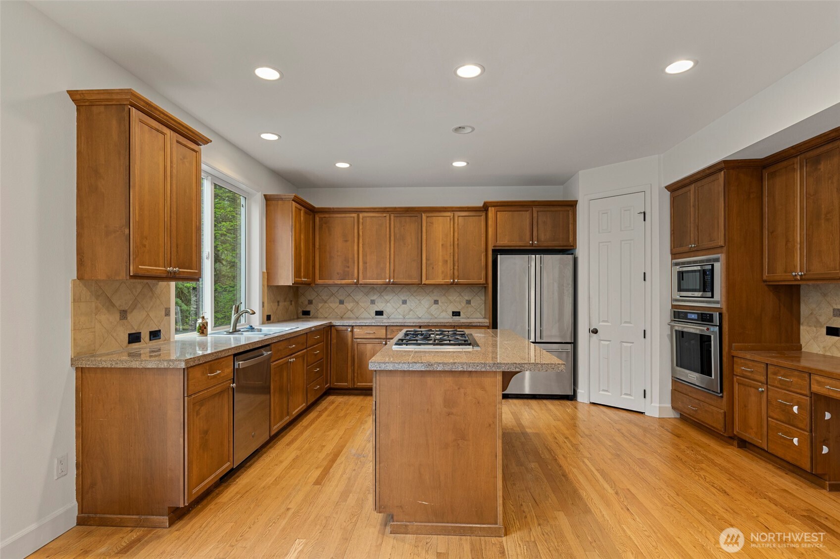8835 NE 237th Place NE