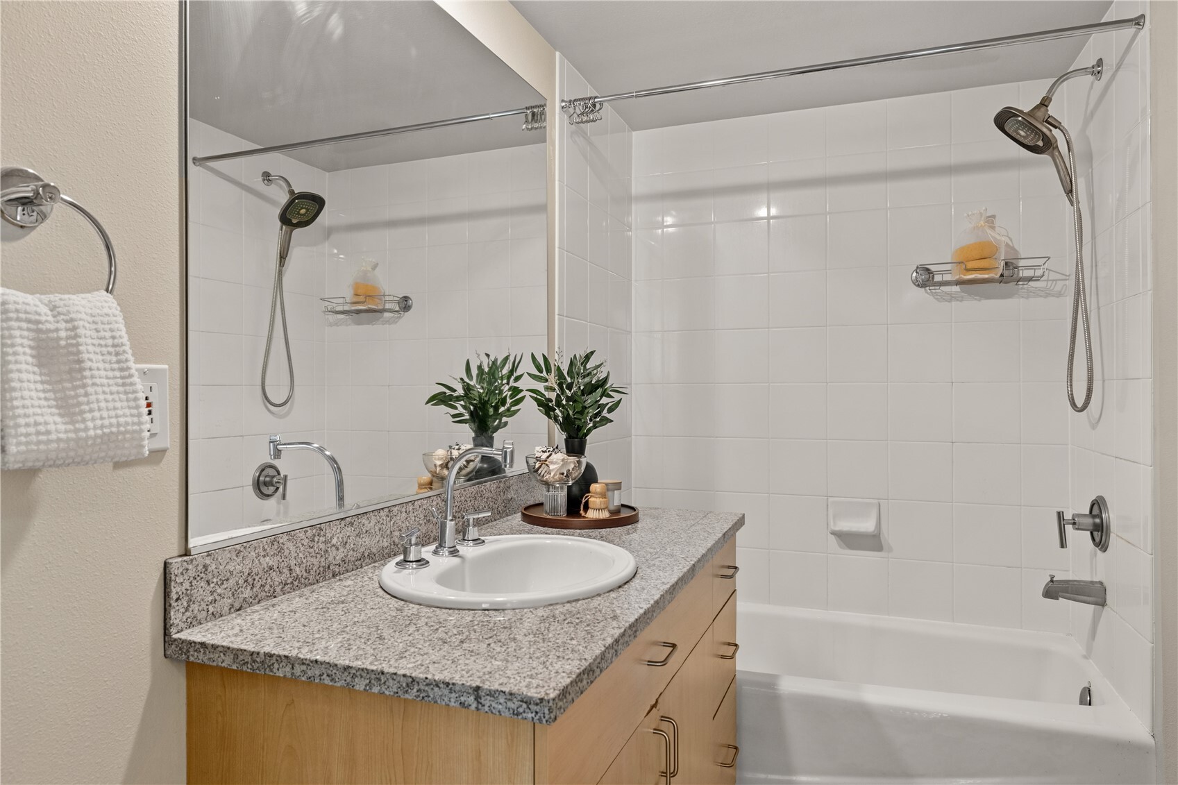 1100 106th Avenue NE Unit: 703