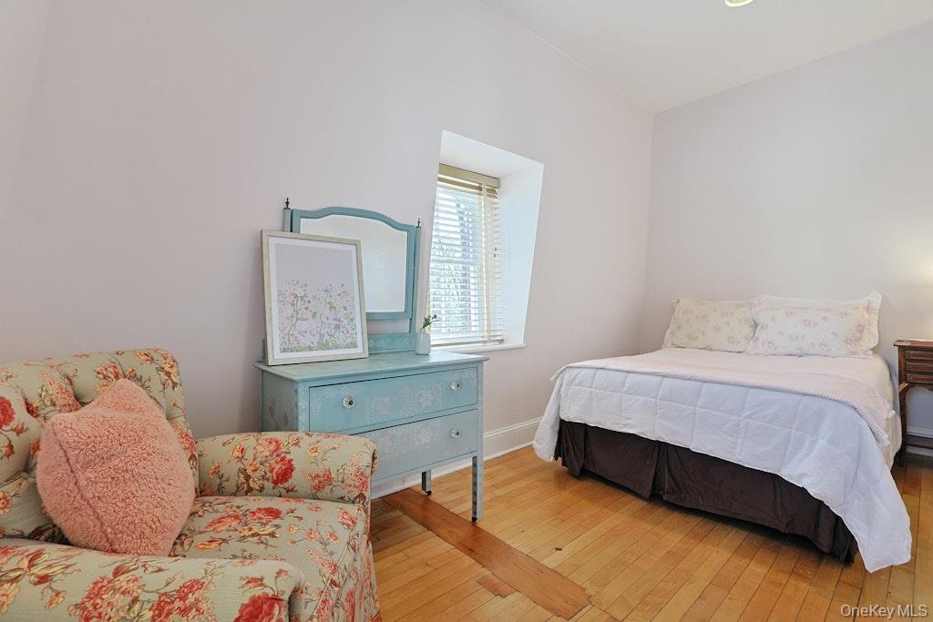 280 Bedford Road