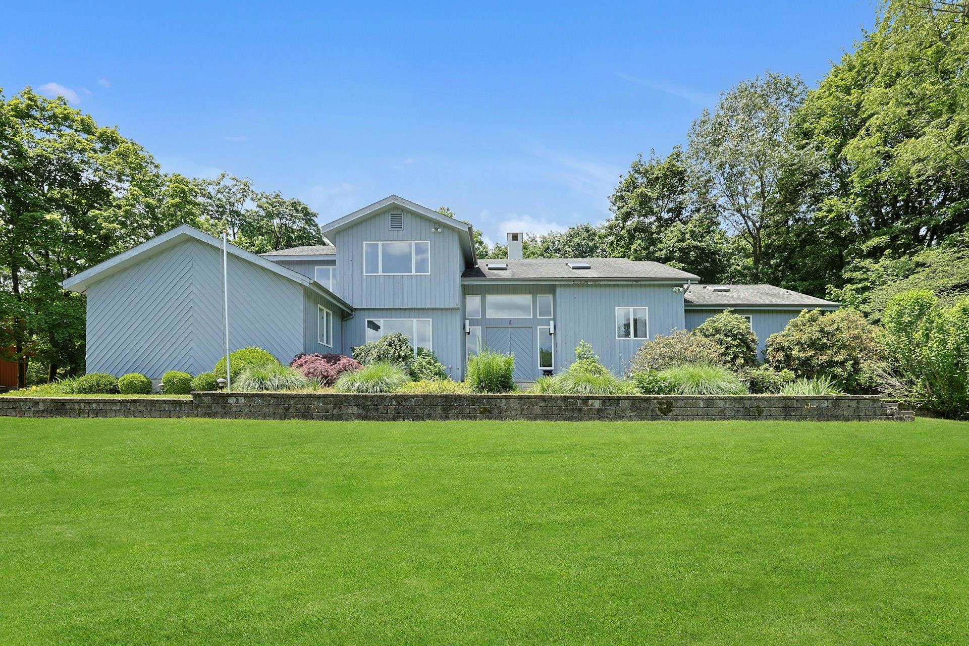 4 Watch Hill Road