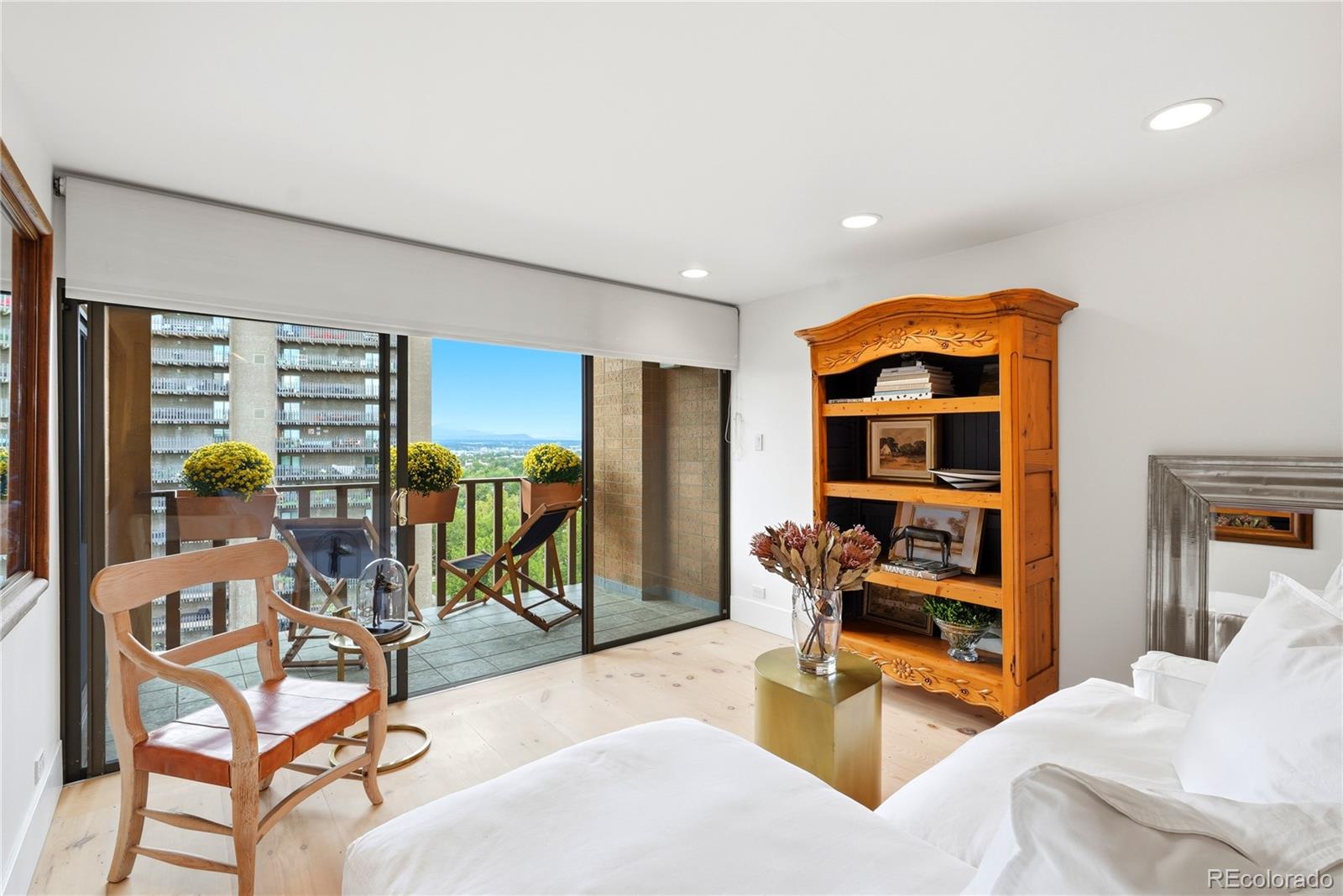 400 S Lafayette Street Unit: 1206