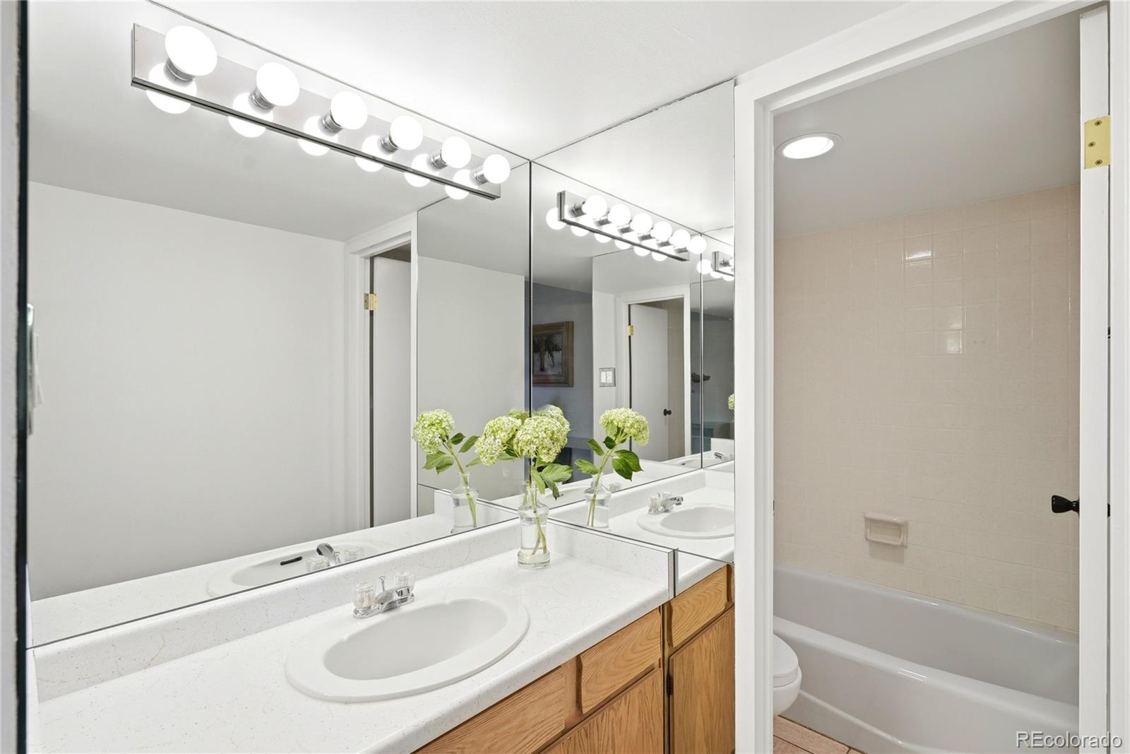 400 S Lafayette Street Unit: 1206