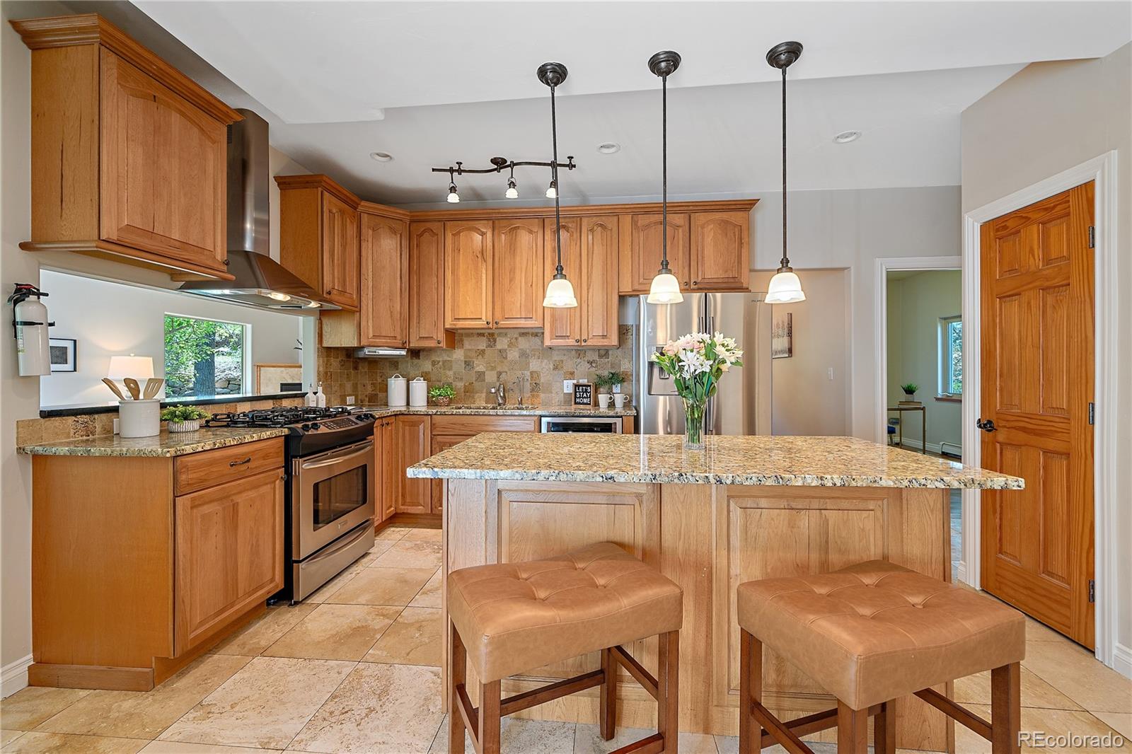 1506 S Foothills Highway
