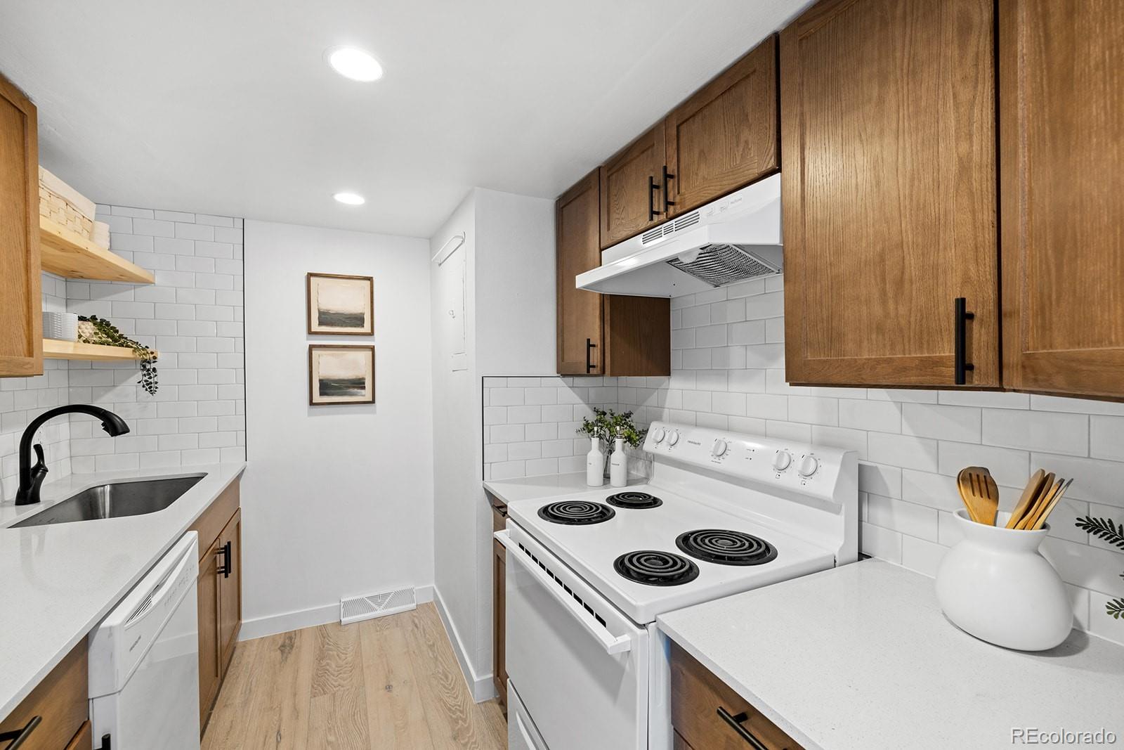 1155 S Oneida Street Unit: C