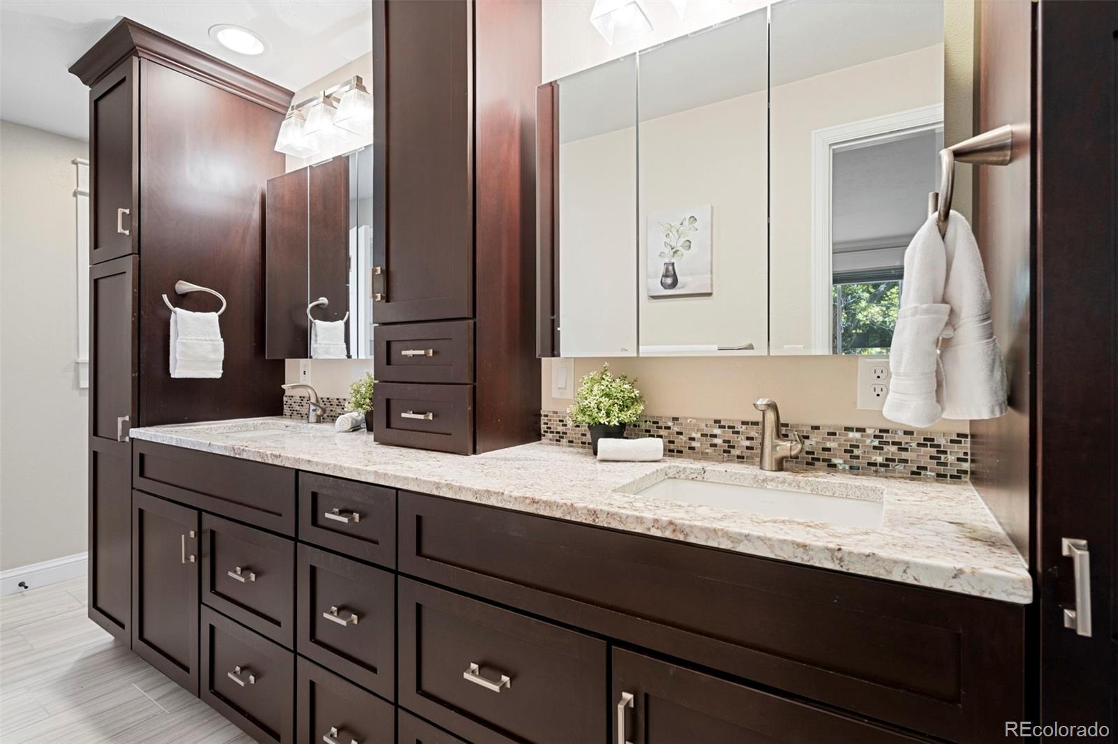 6333 S Dexter Street