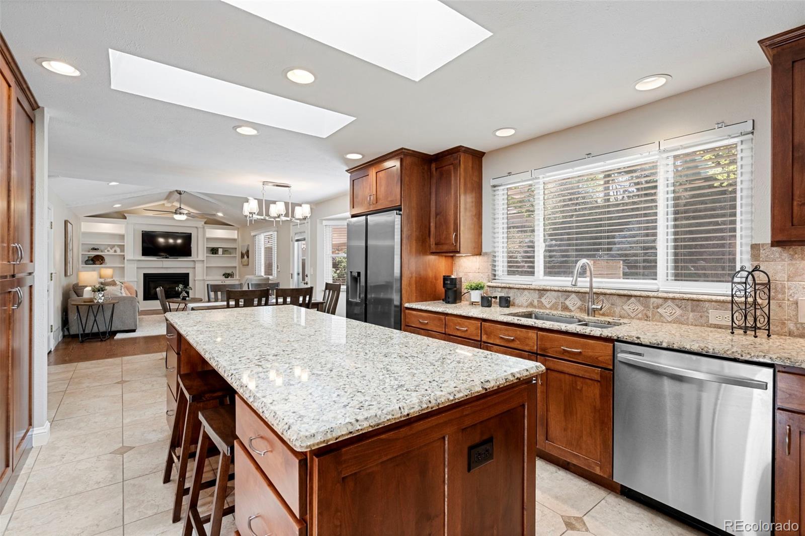 6333 S Dexter Street