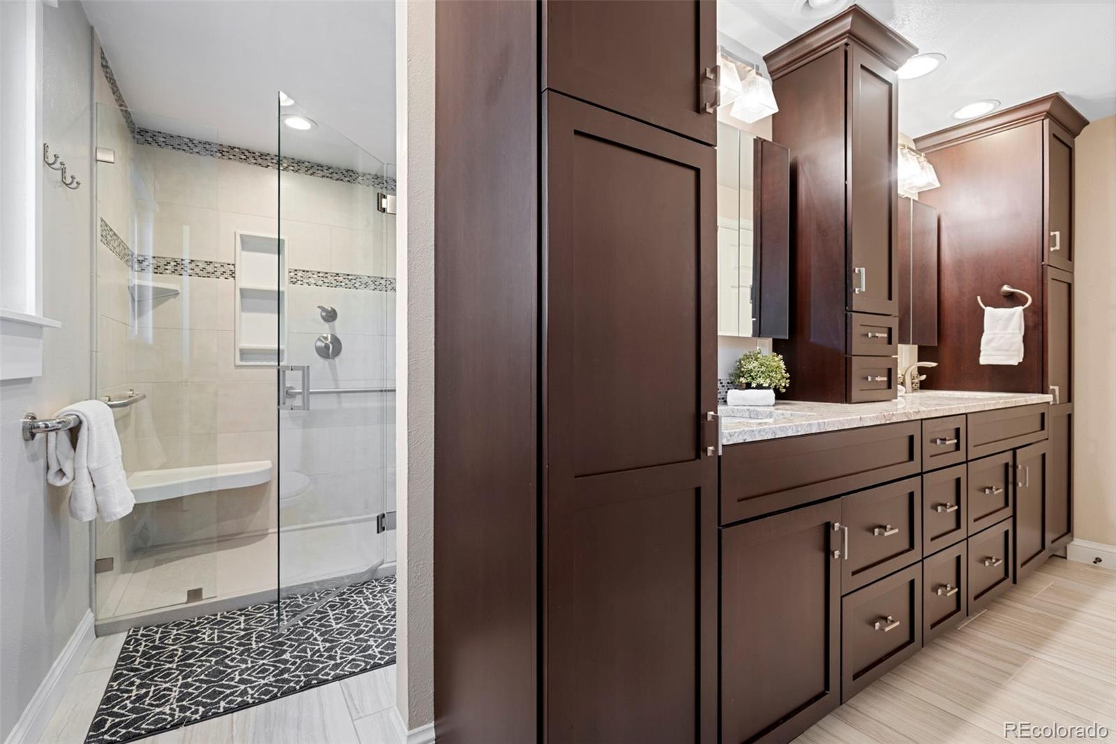 6333 S Dexter Street