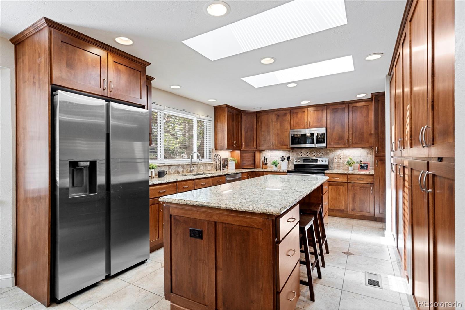 6333 S Dexter Street